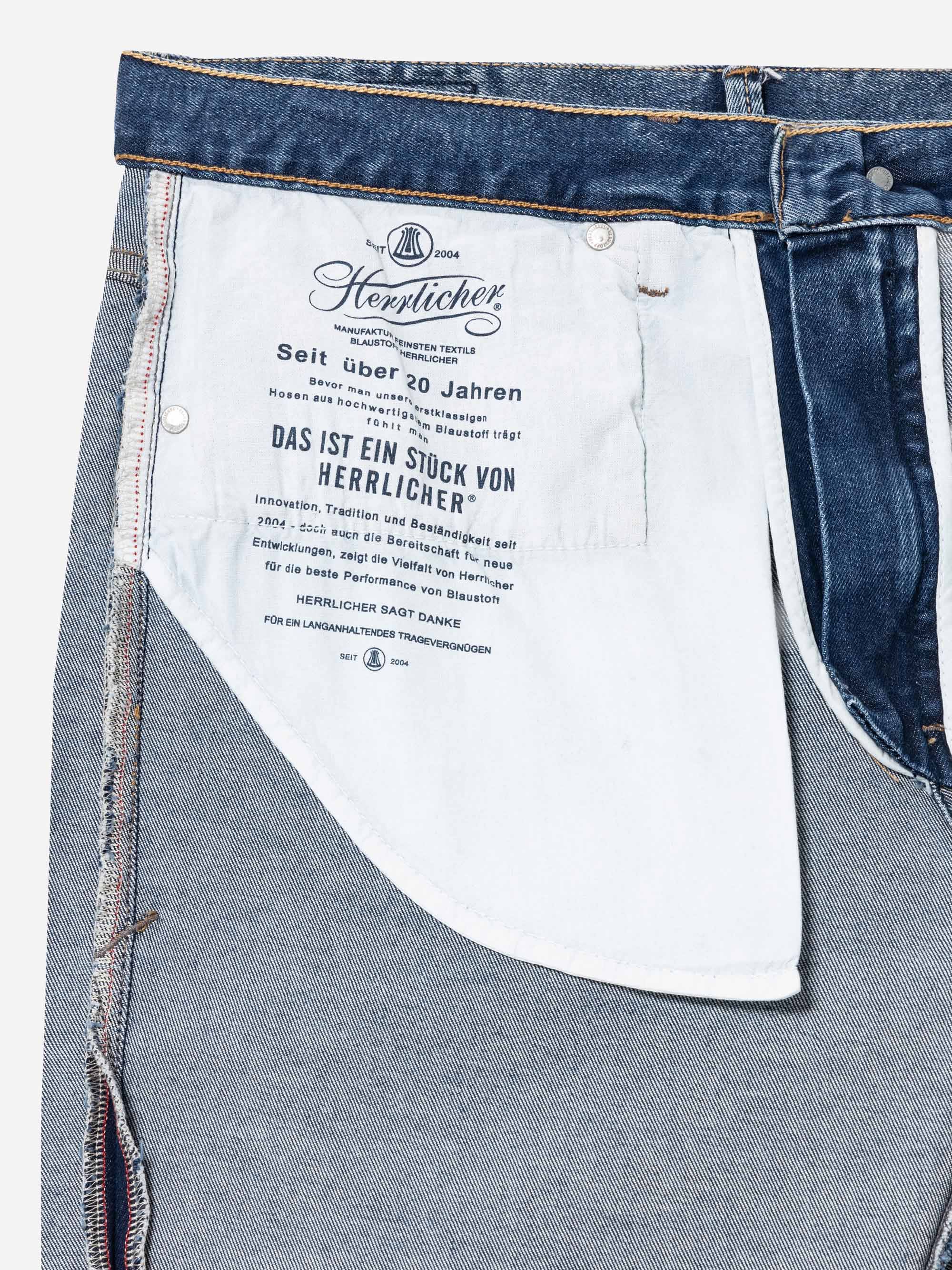 Modell Tyler Straight Jeans mit recycelter Baumwolle
