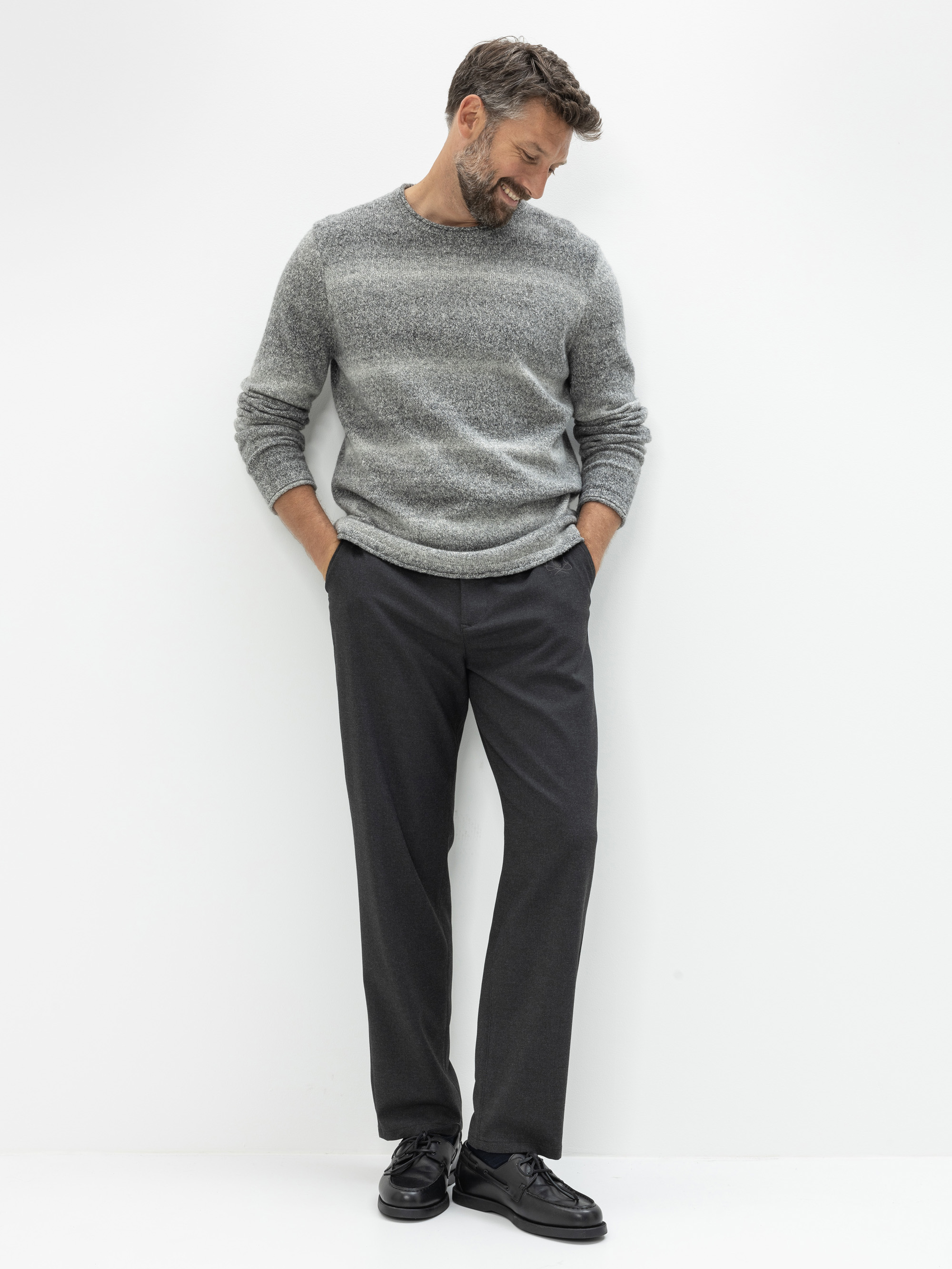 Modell Til Strickpullover mit Verlauf