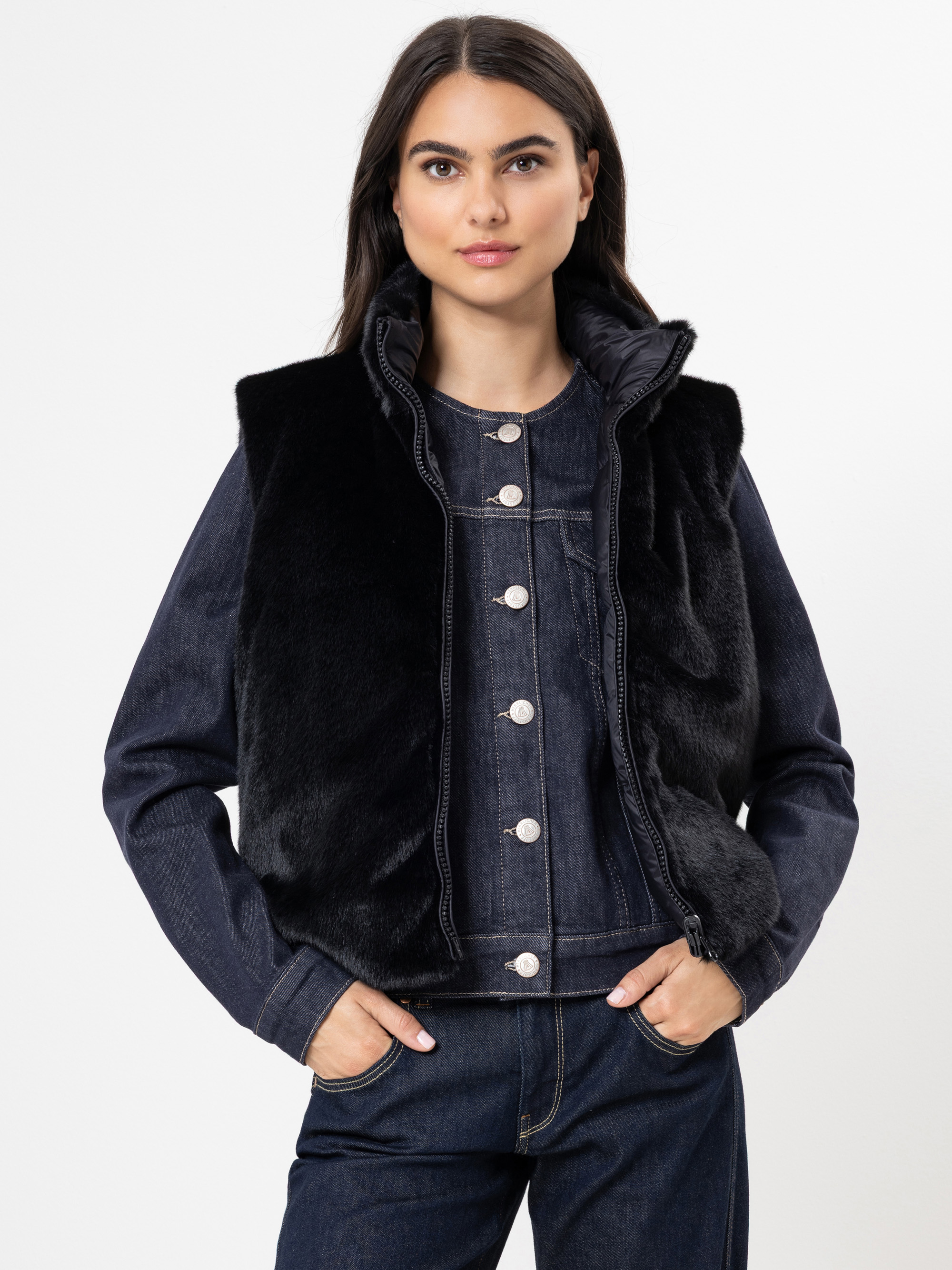 Modell Taline Weste zum Wenden