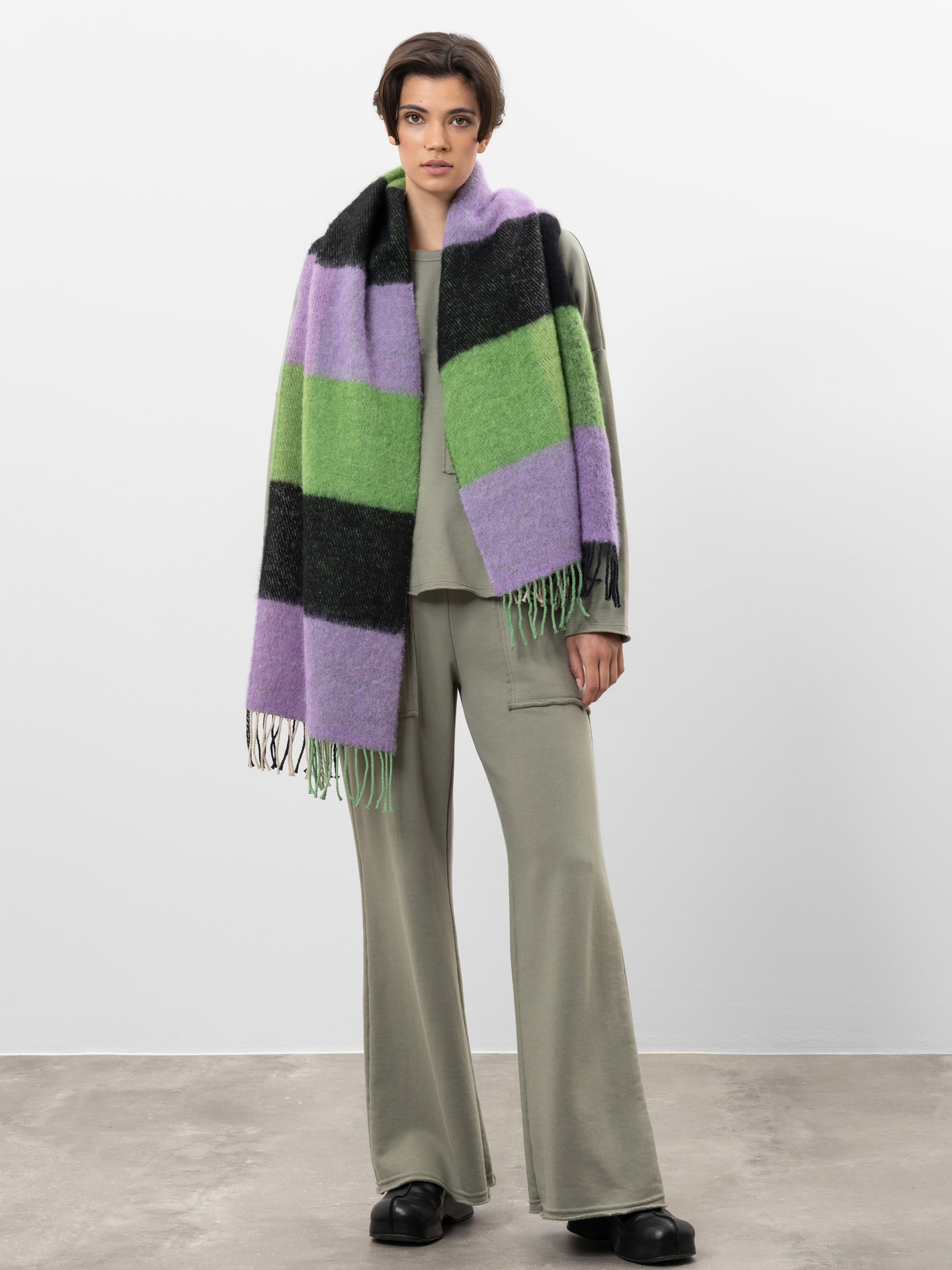 Modell Piana Wollschal mit Schurwolle