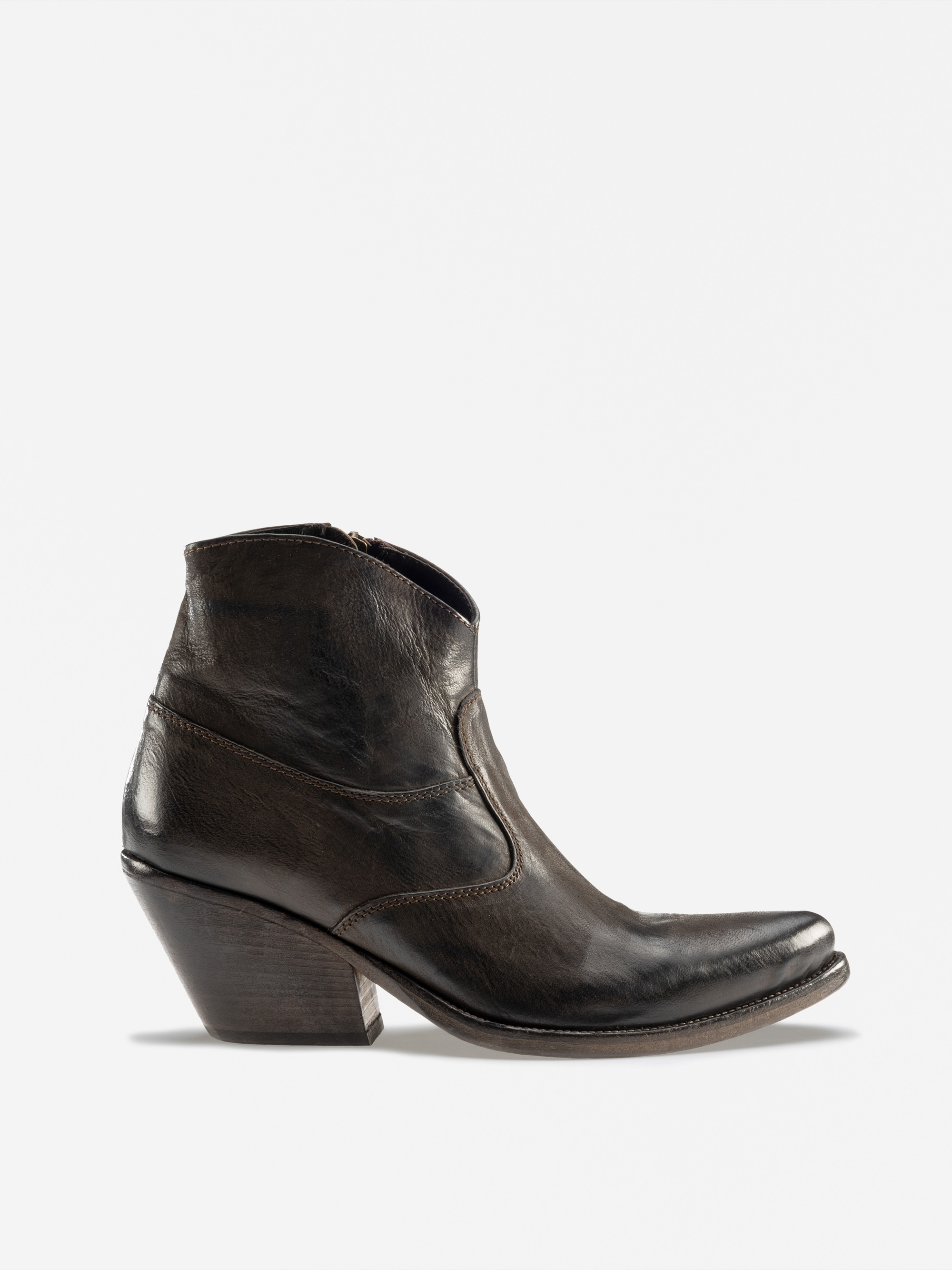 Modell THE WILD LOW Boots