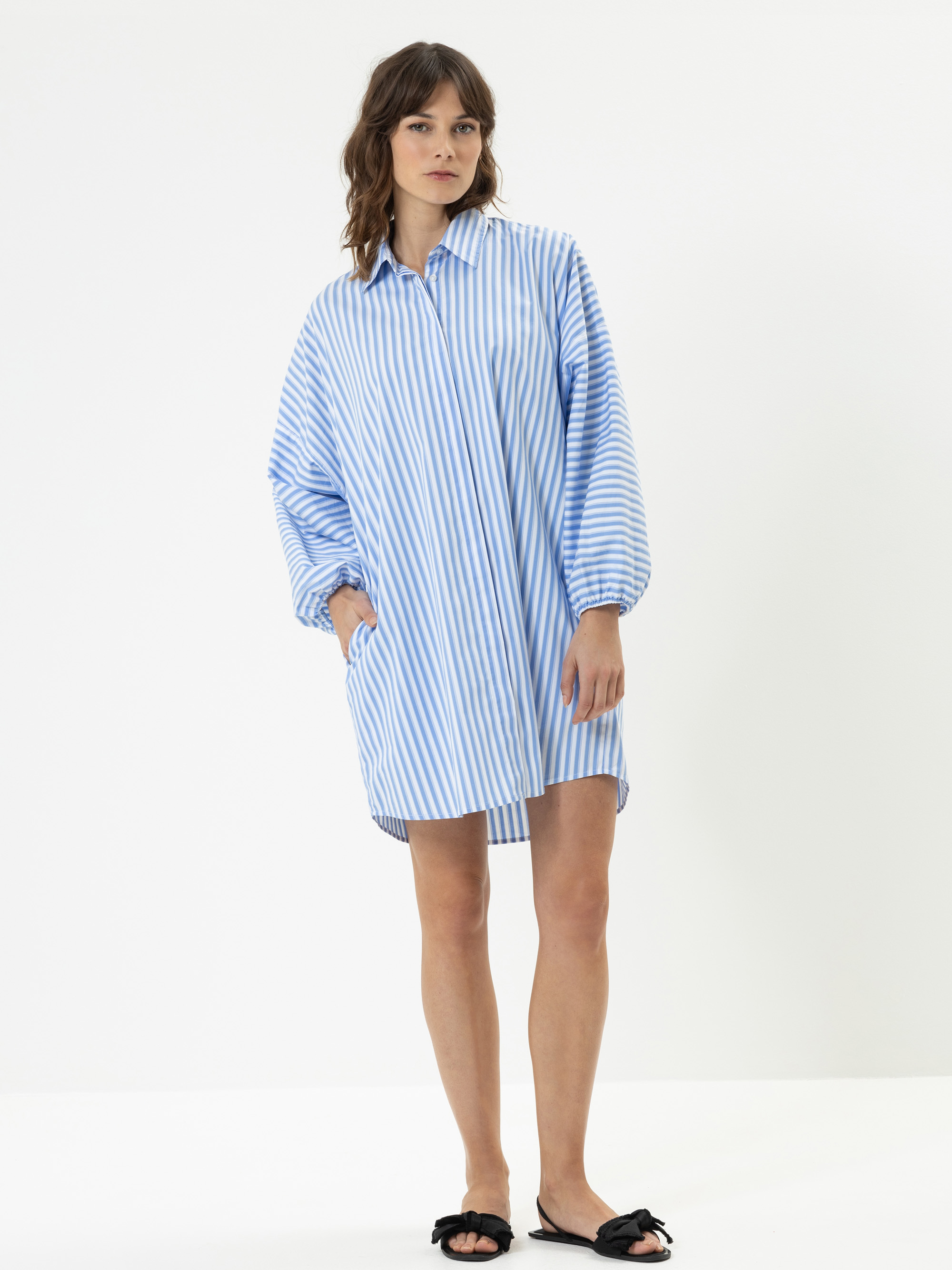 Modell Tamella Blusenkleid mit Streifen