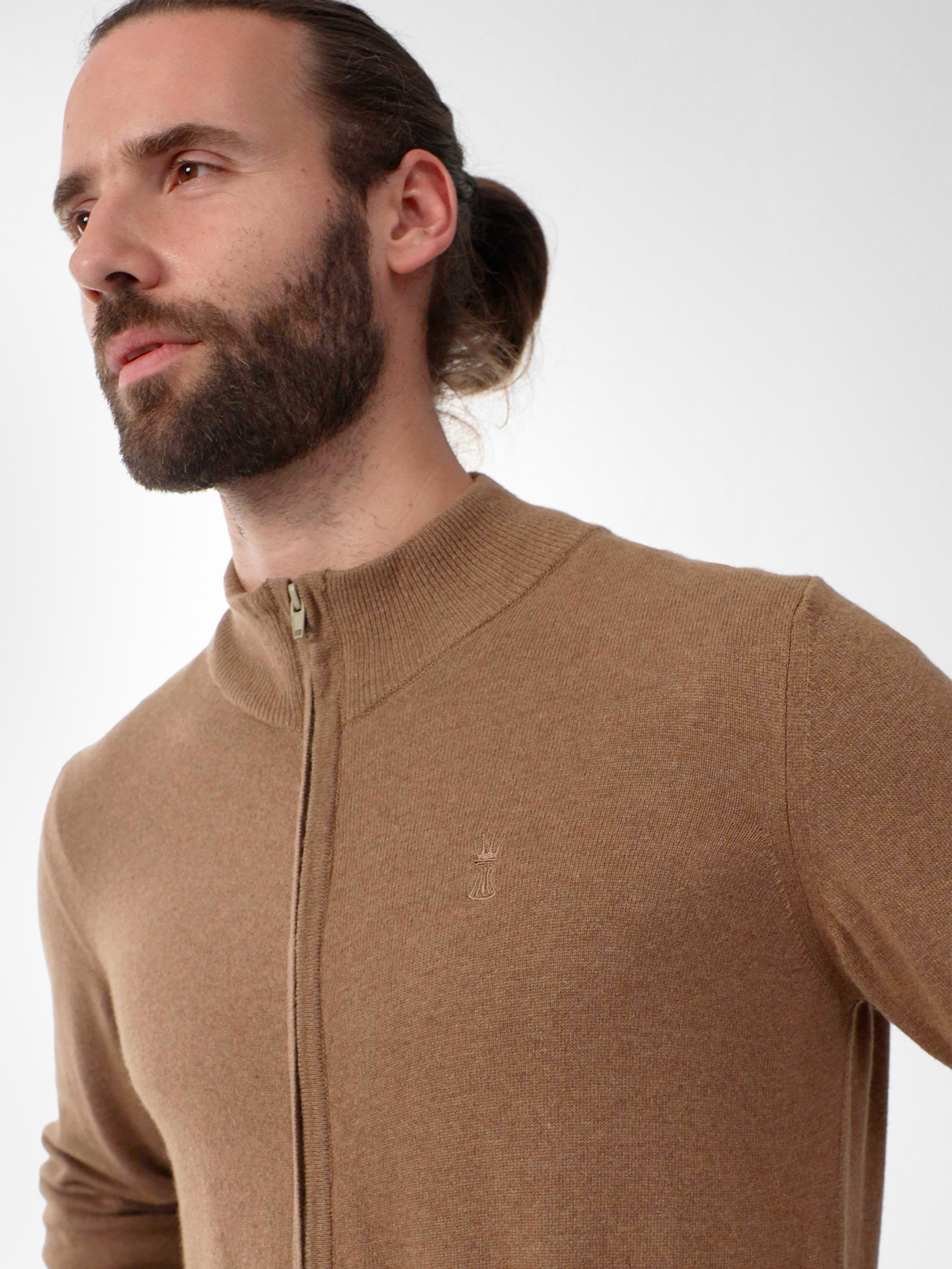 Modell Potack Cardigan mit recyceltem Kaschmir