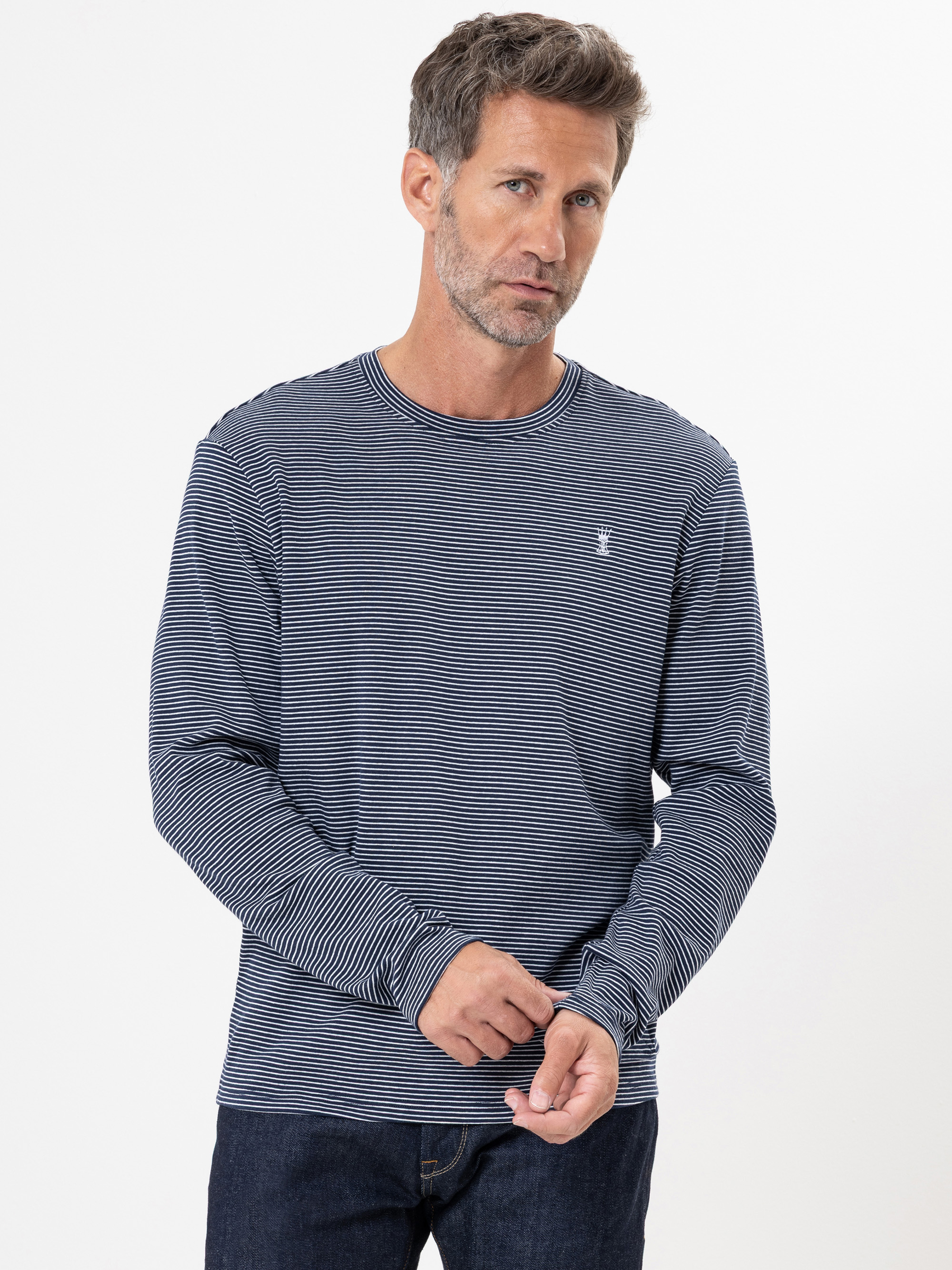 Modell  B-Long Longsleeve