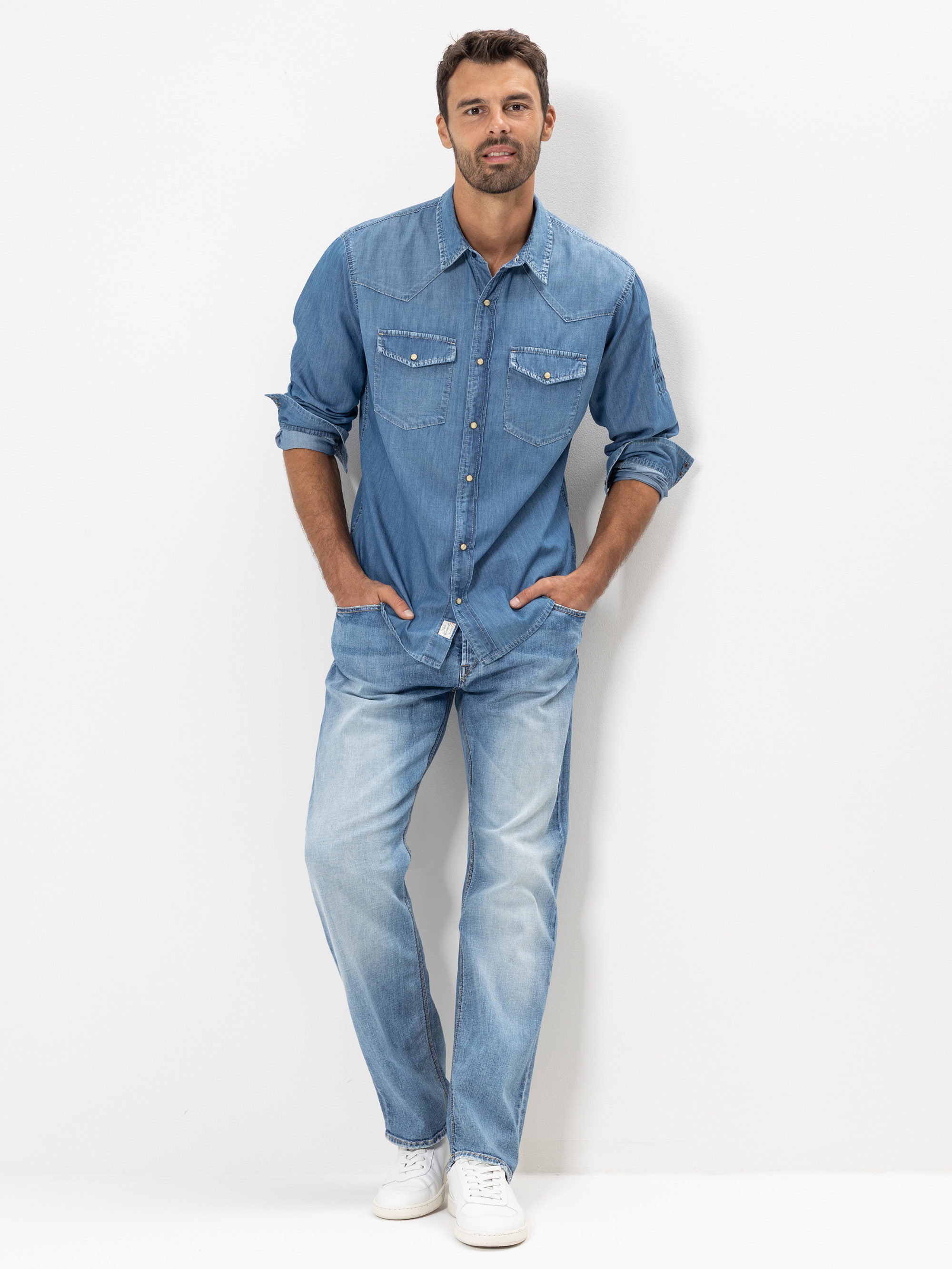 Modell Tucker Wide Jeans aus Bio-Baumwolle