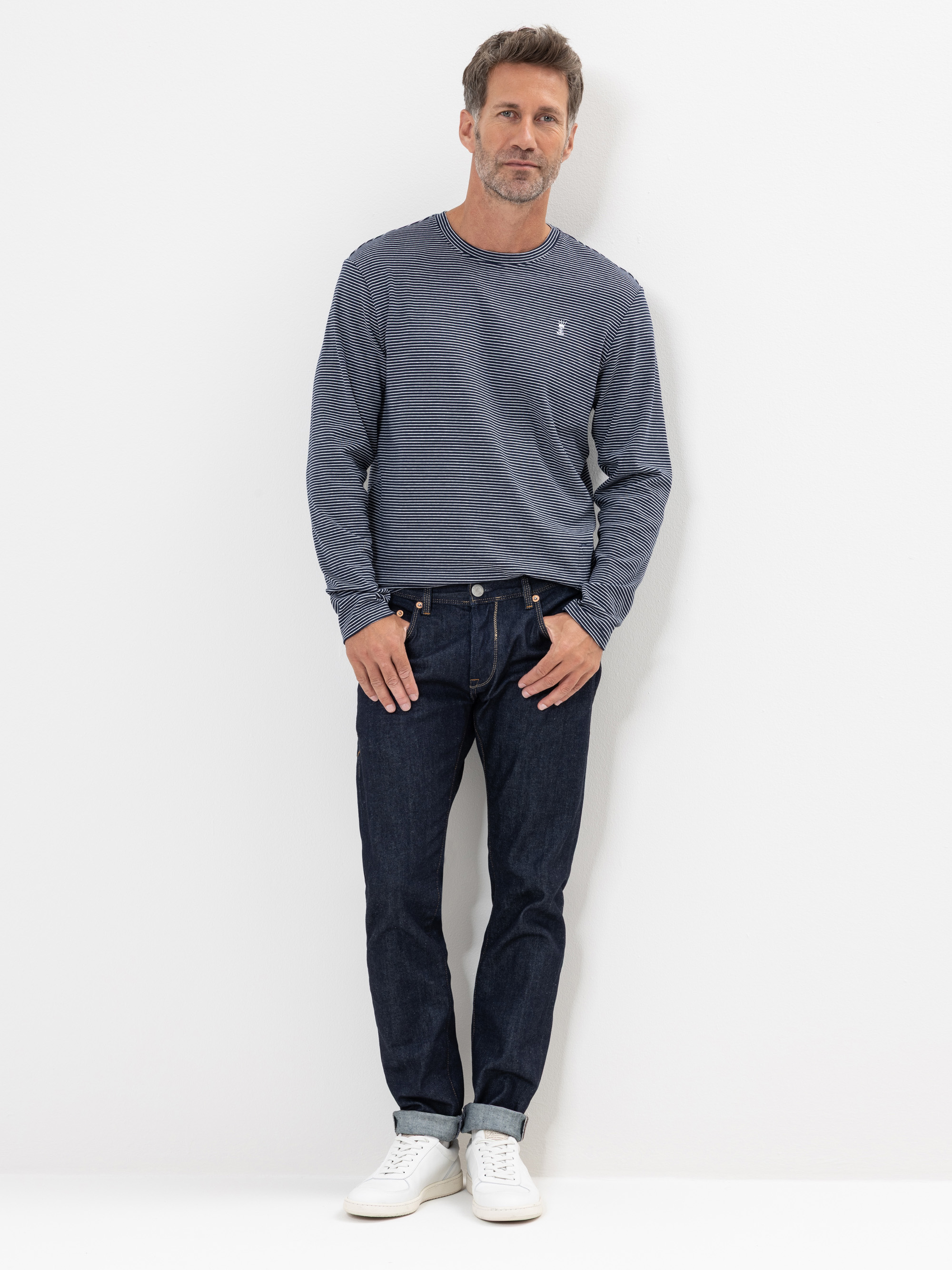 Modell  B-Long Longsleeve