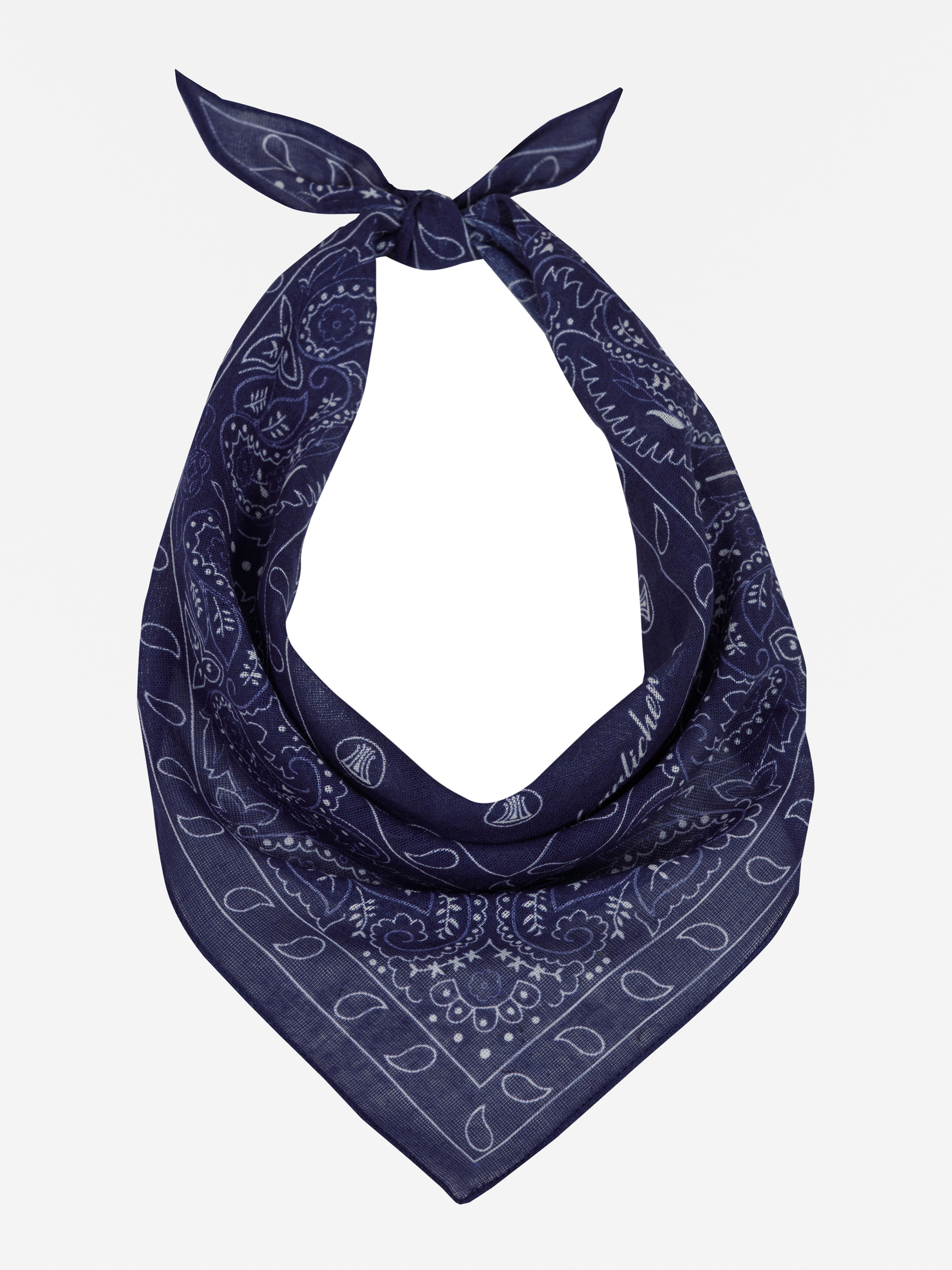 Modell Yuto Halstuch