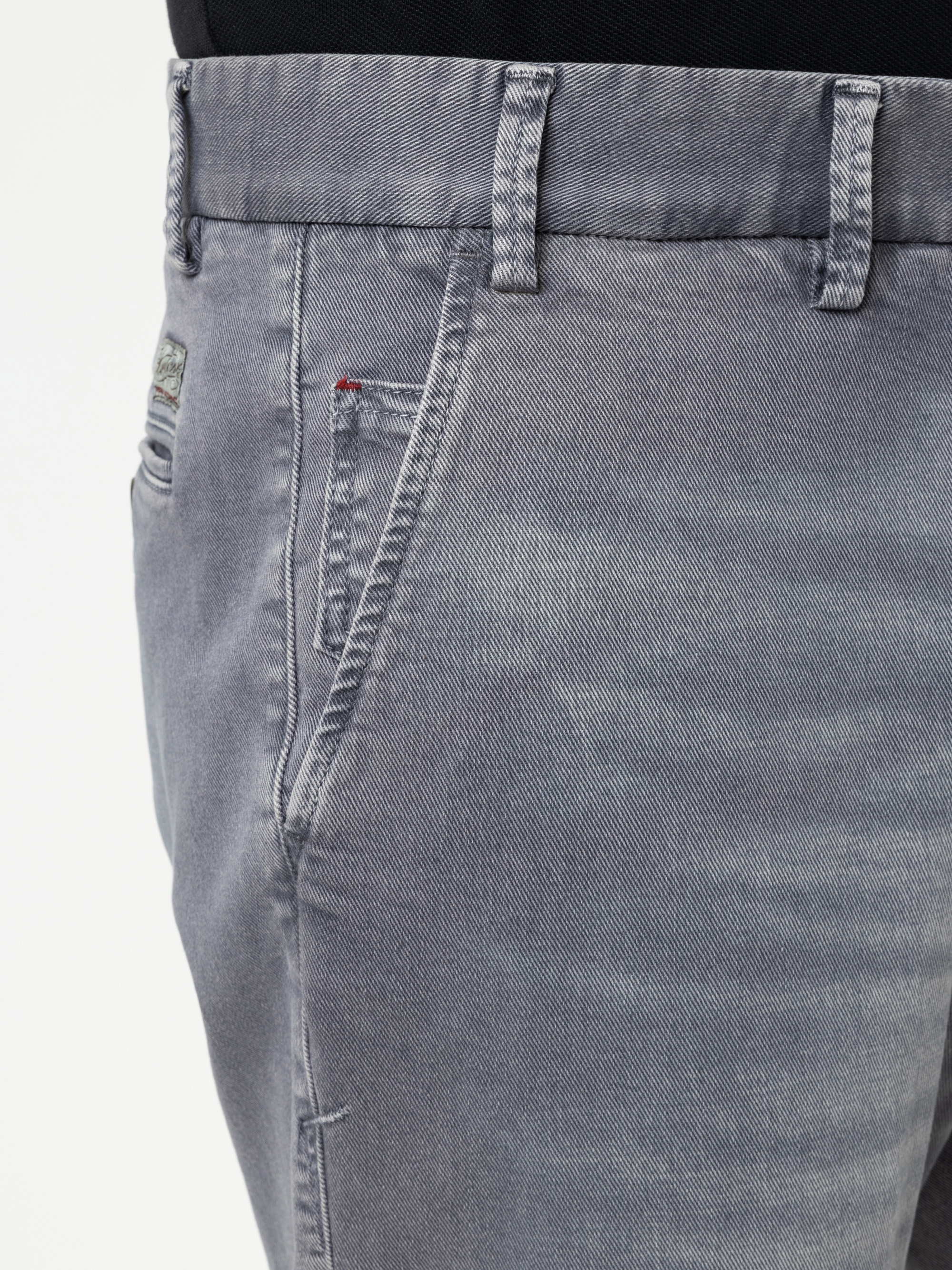 Modell Iver Chinohose mit Bio-Baumwolle