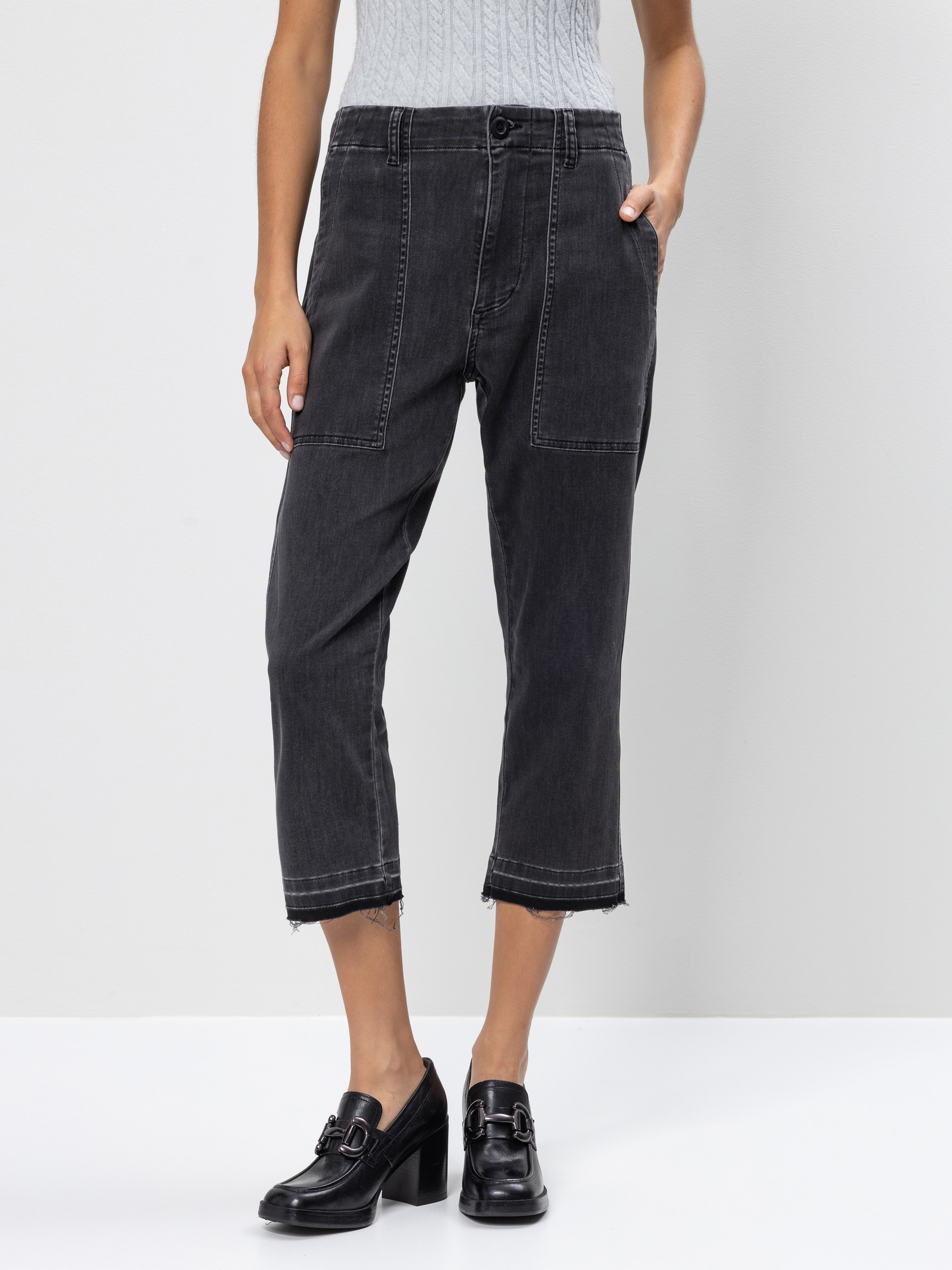 Modell Fatique Women Slim Jeans aus Sweat Denim