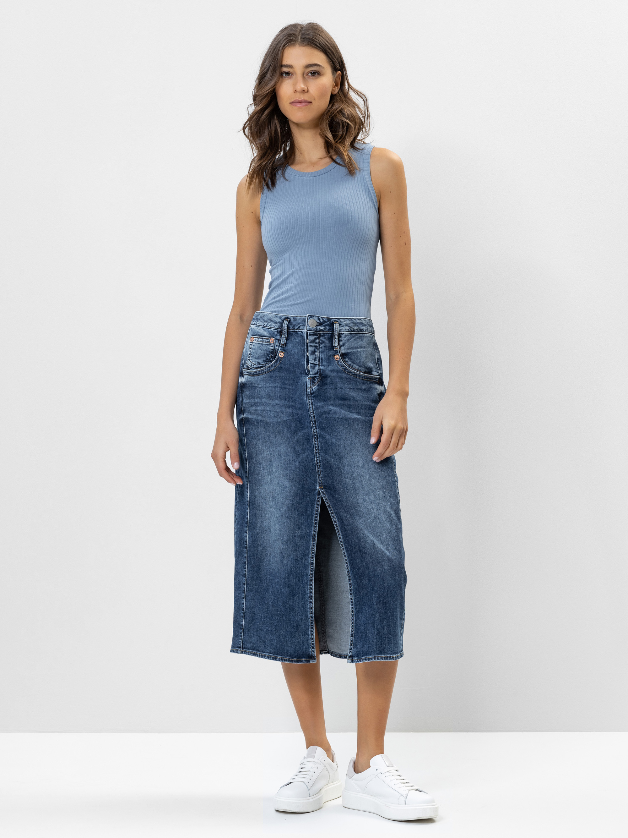 Modell Shyra Jeansrock lang