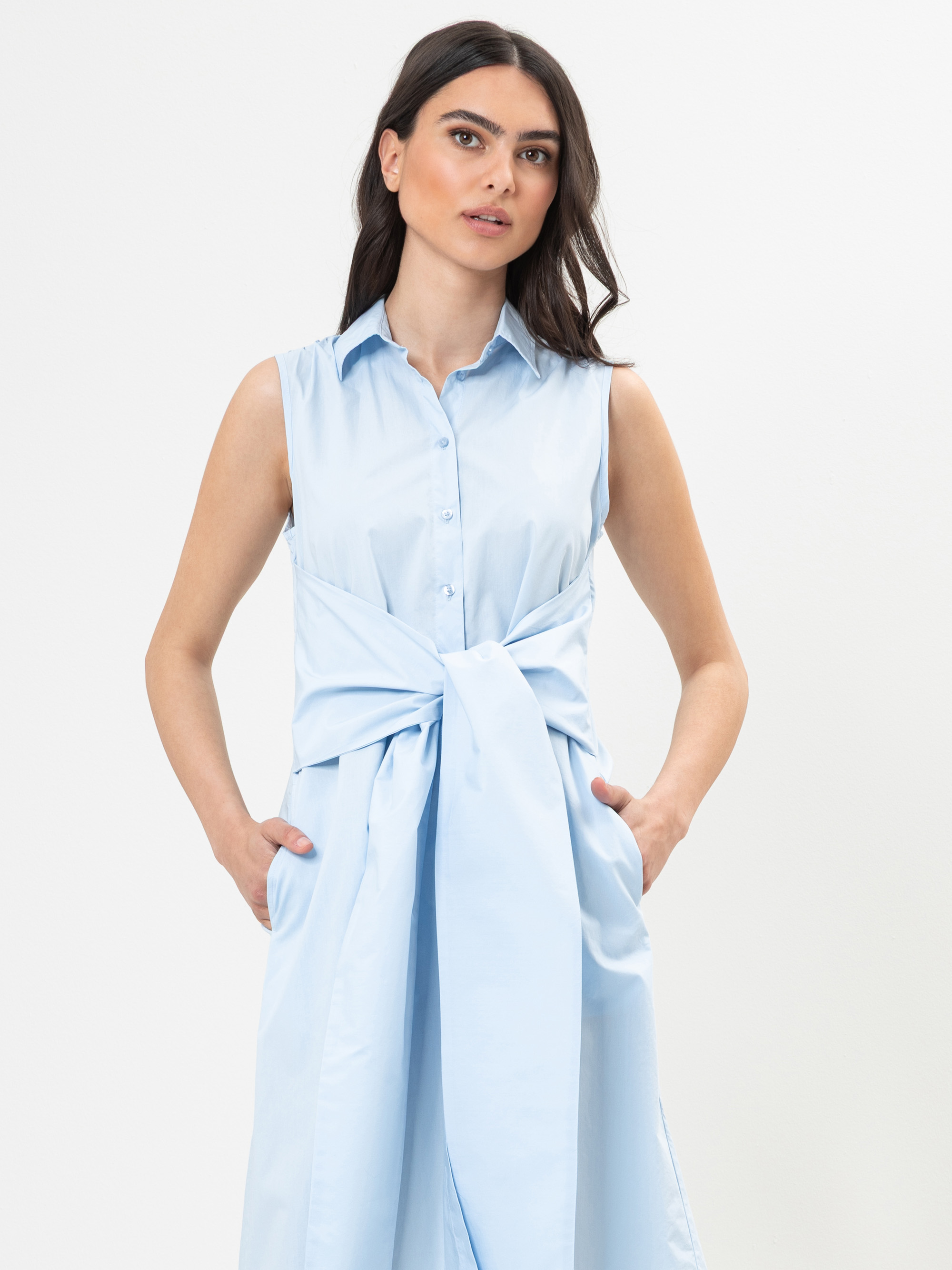 Modell Leticia Blusenkleid