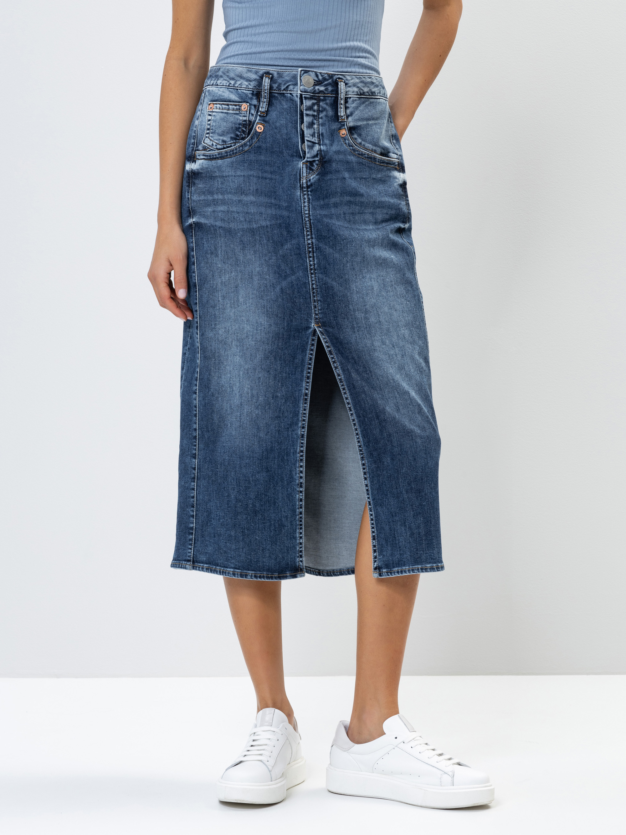 Modell Shyra Jeansrock lang