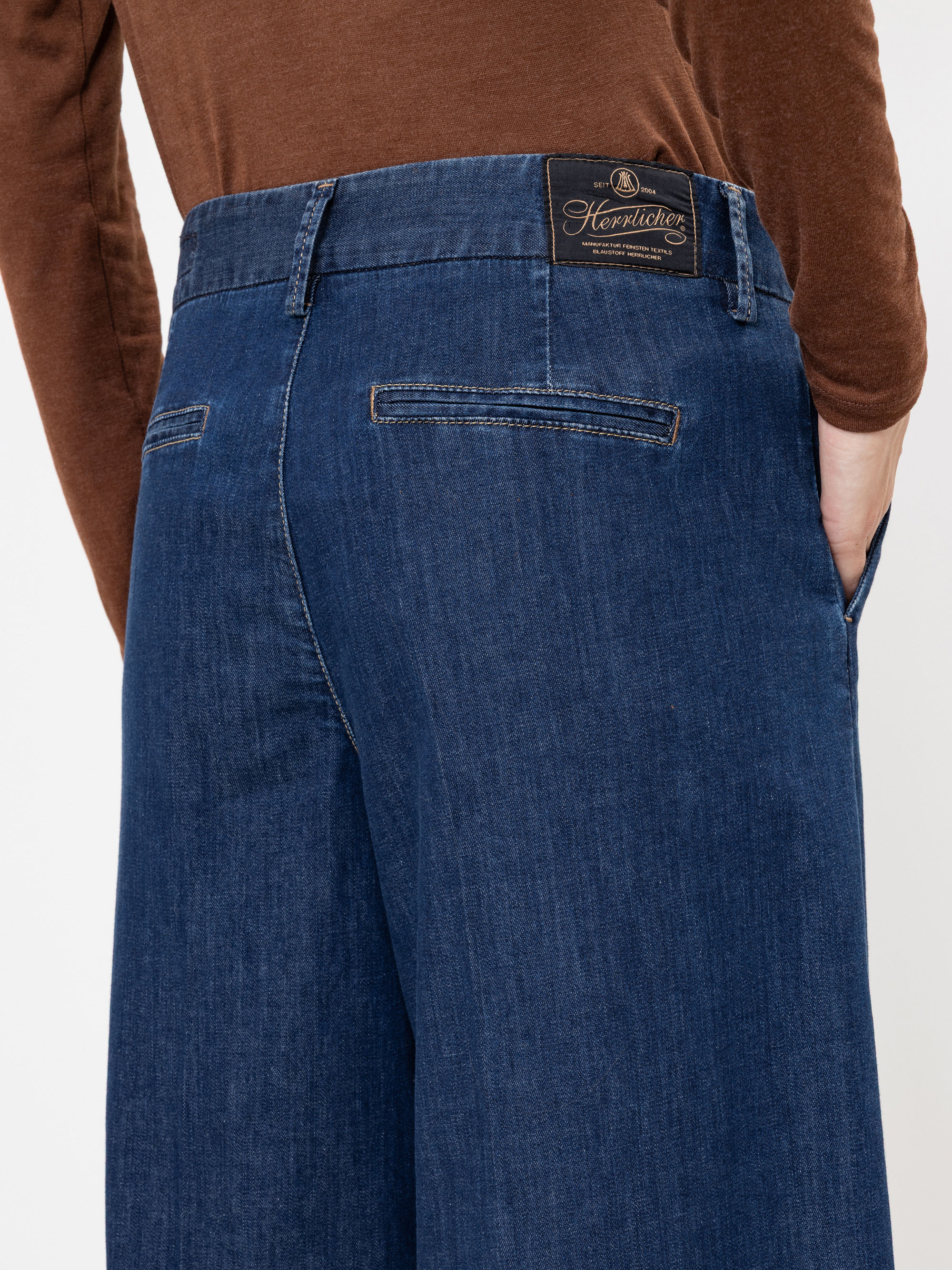 Modell Lovely Palazzo Jeans mit recycelter Baumwolle