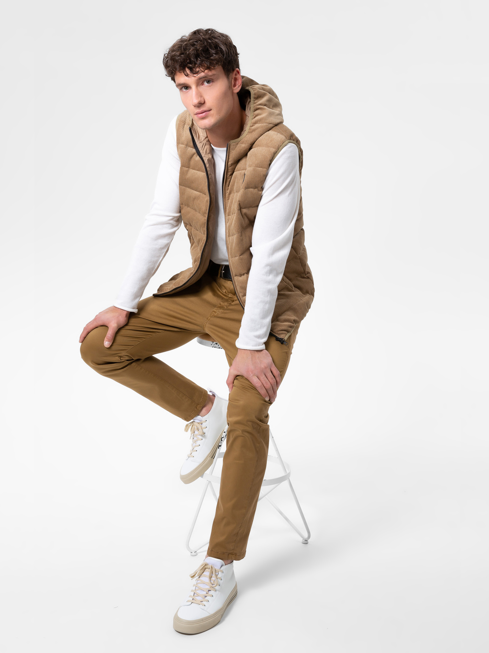 Modell Harvey Steppweste aus Cord