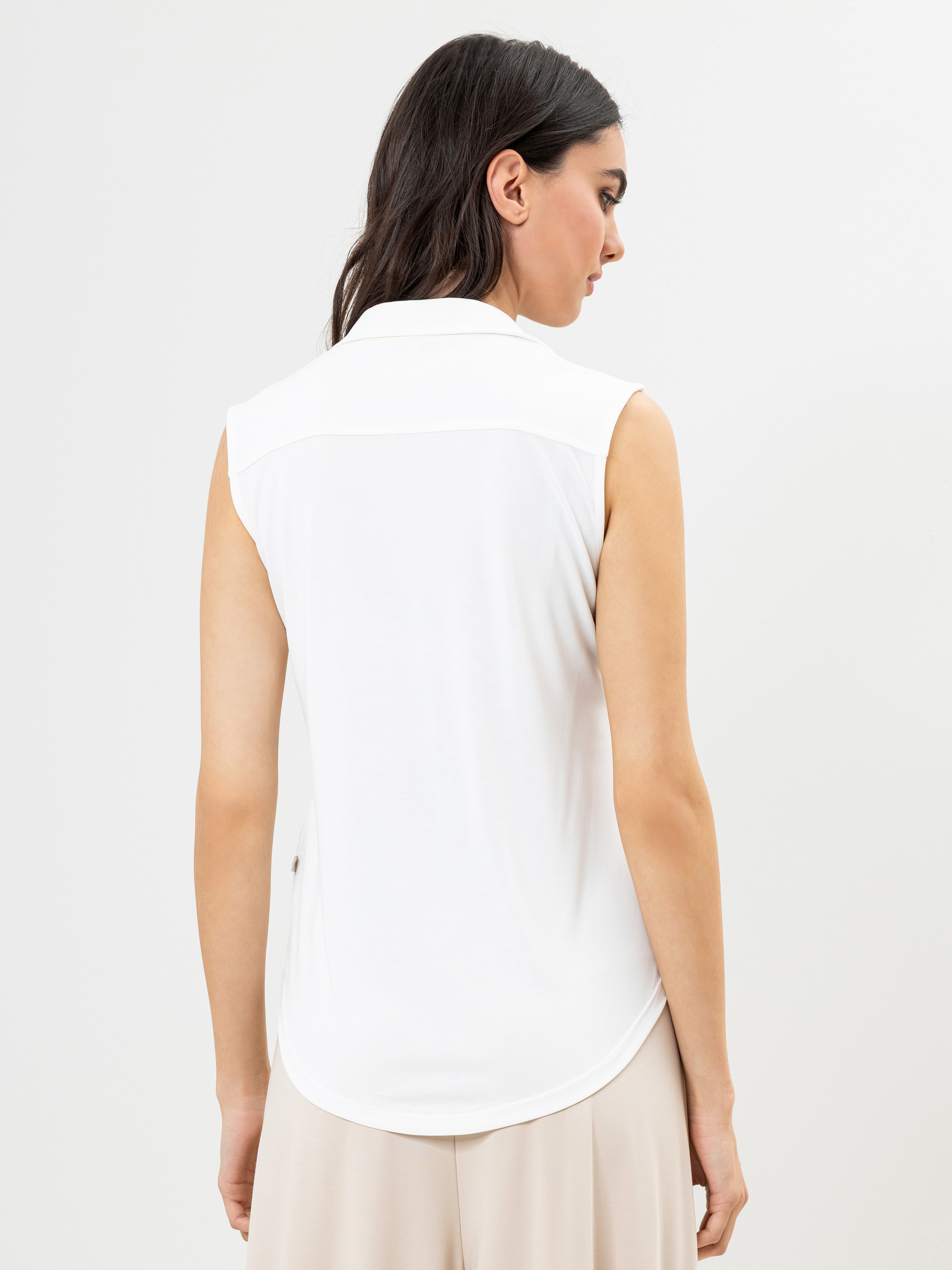 Modell Derya Bluse ohne Ärmel