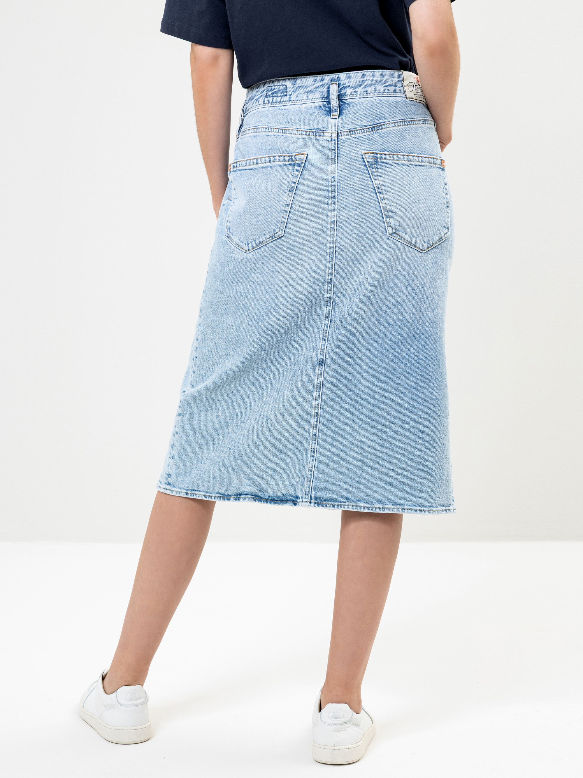 Modell Shyra Jeansrock midi