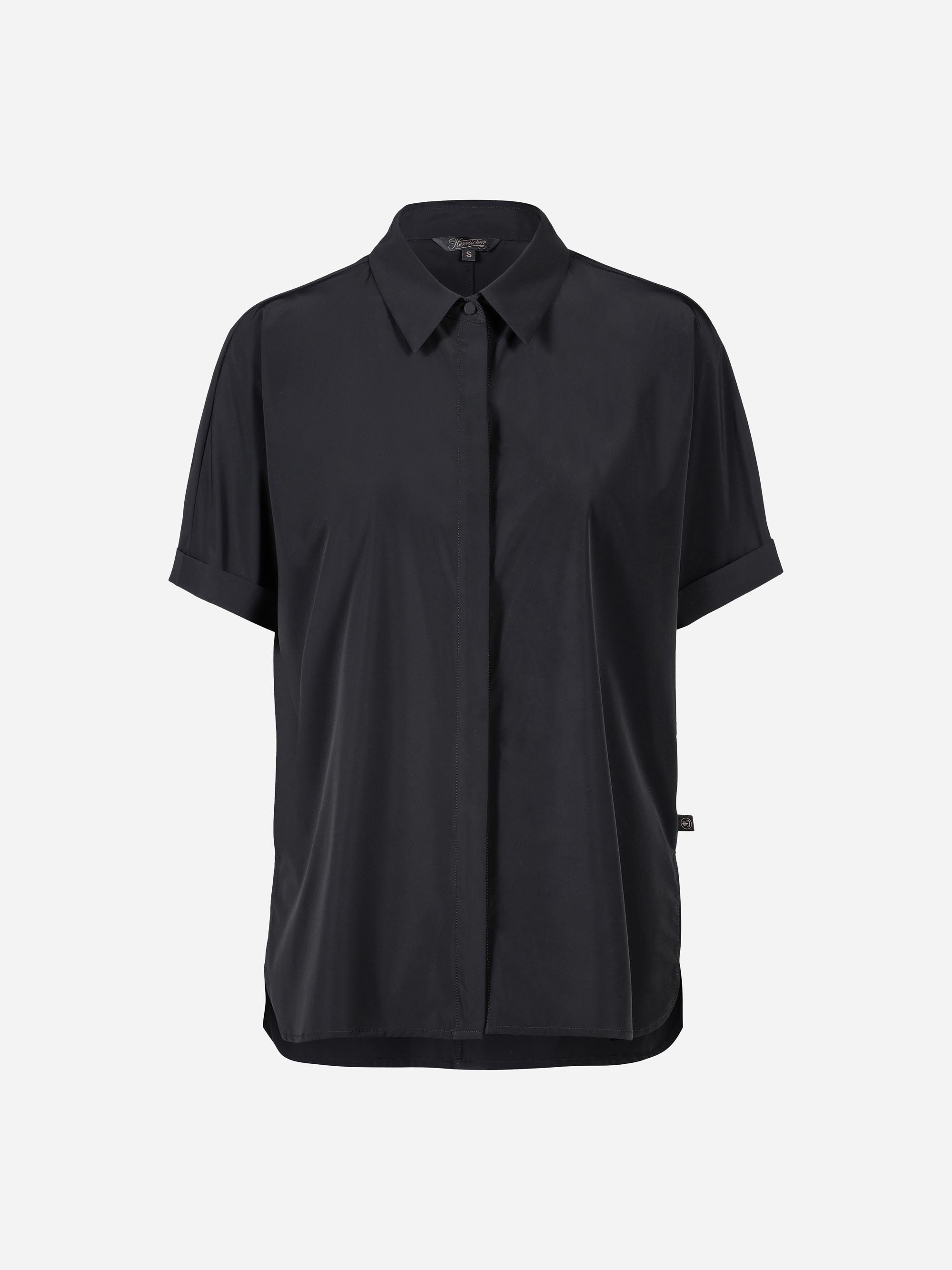 Modell Sarya Kurzarmbluse