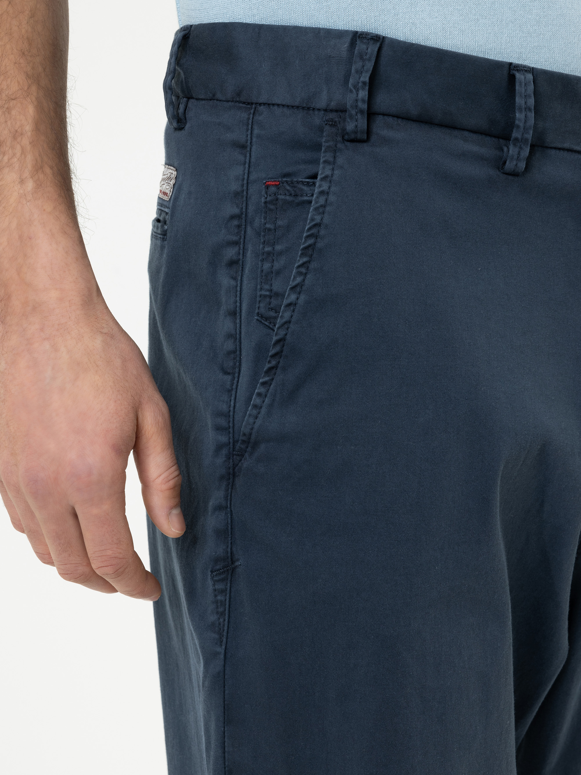 Modell Crafton Wide Chinohose aus Bio-Baumwolle