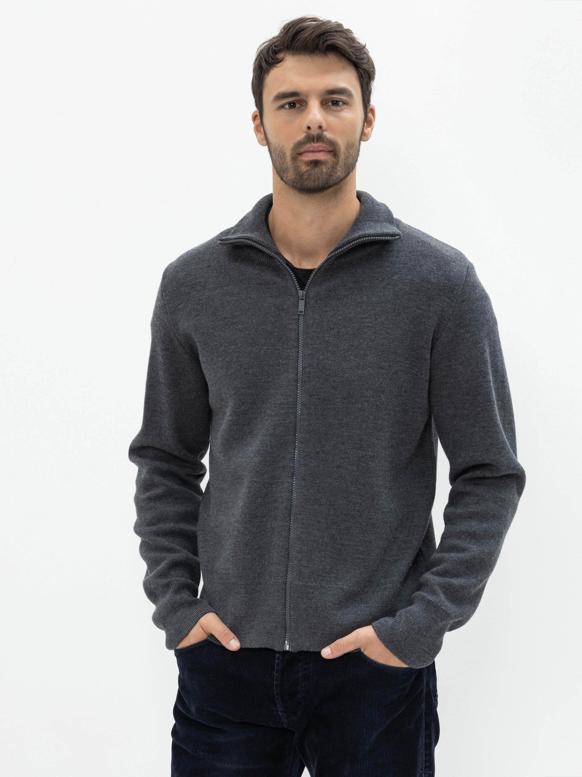 Modell Jonathan Merino Mix Strickjacke
