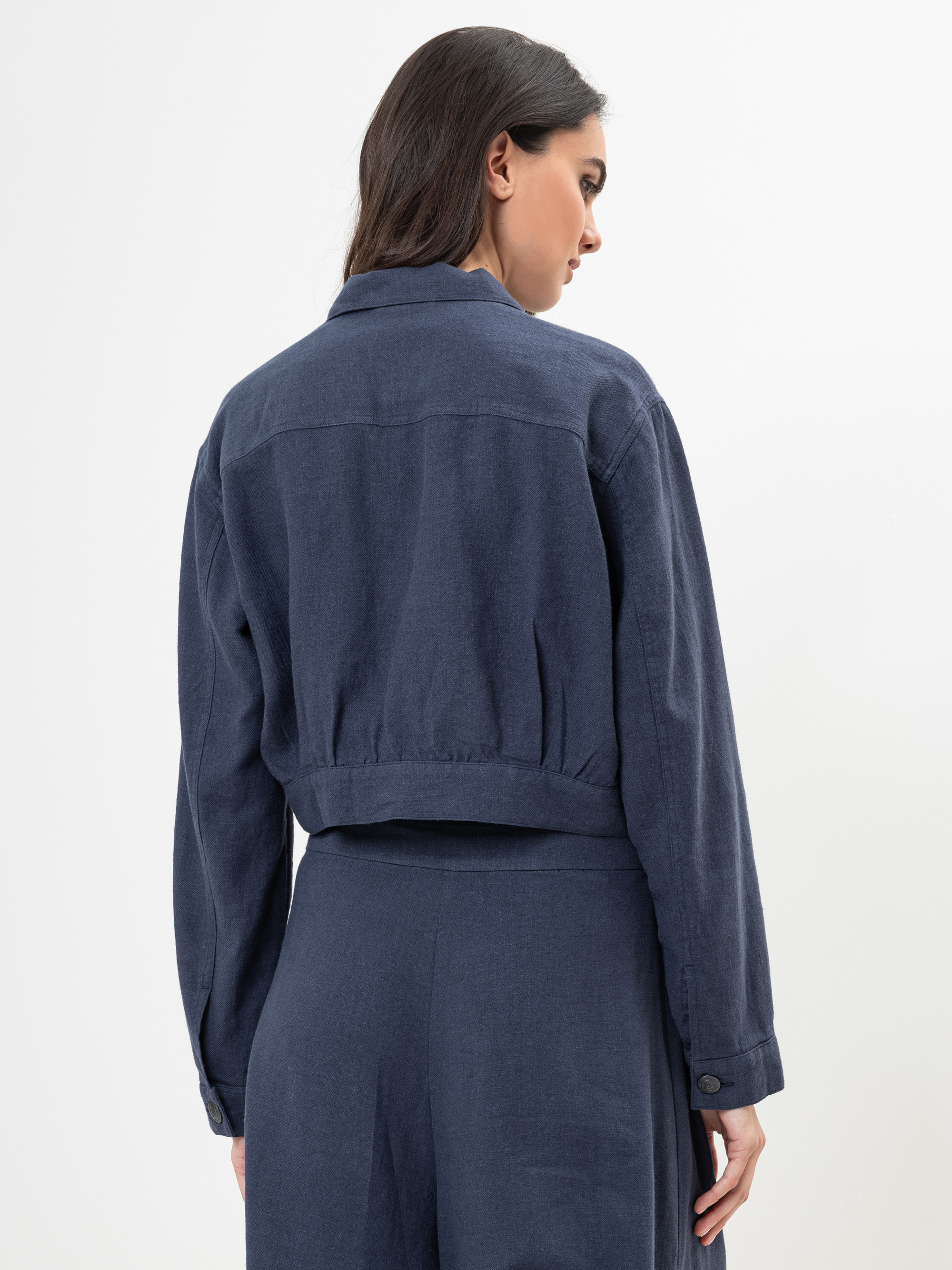 Modell Dotty Jeansjacke aus Leinen mit Baumwolle