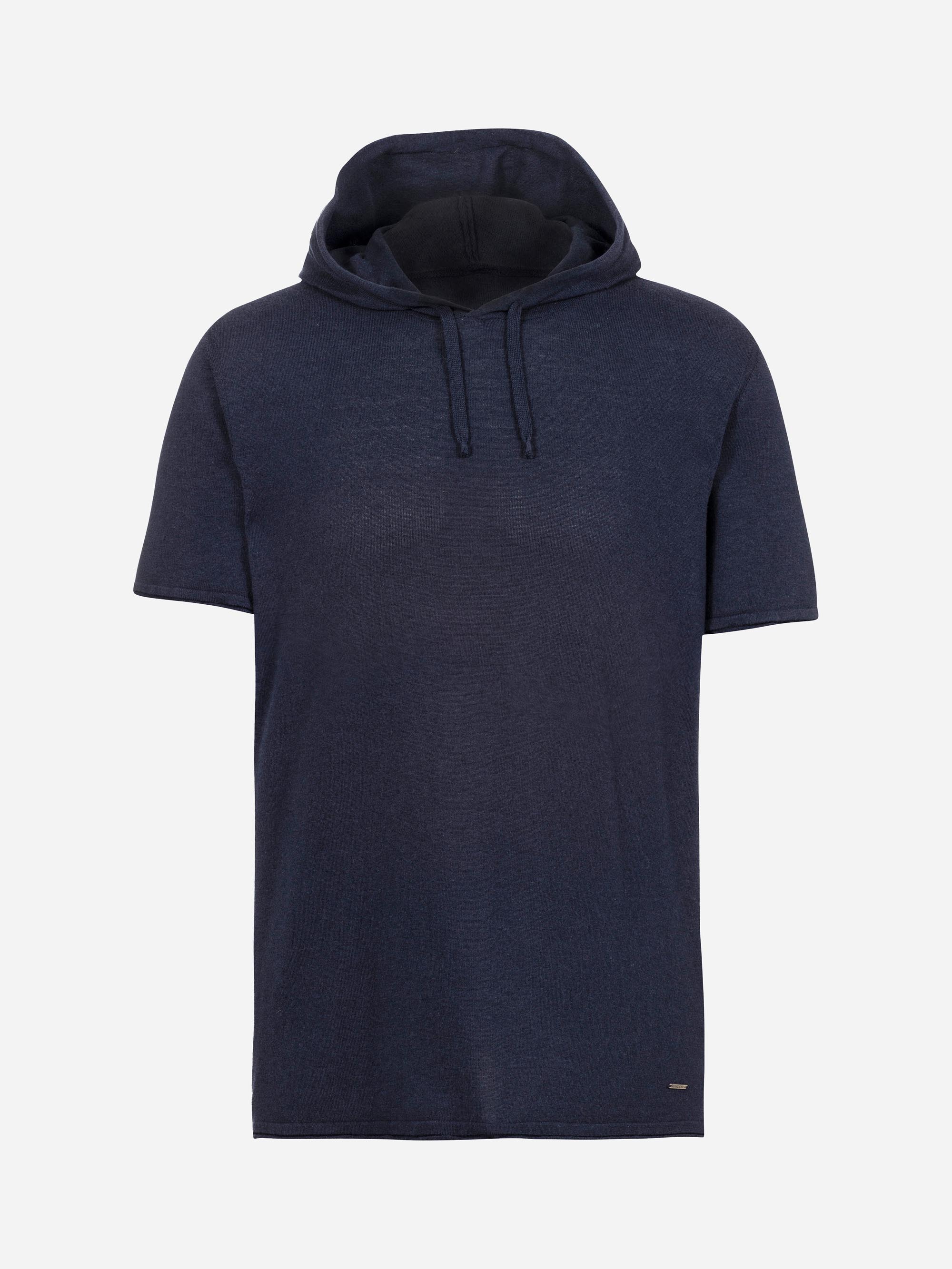 Modell Til Kurzarm Hoodie aus Baumwolle