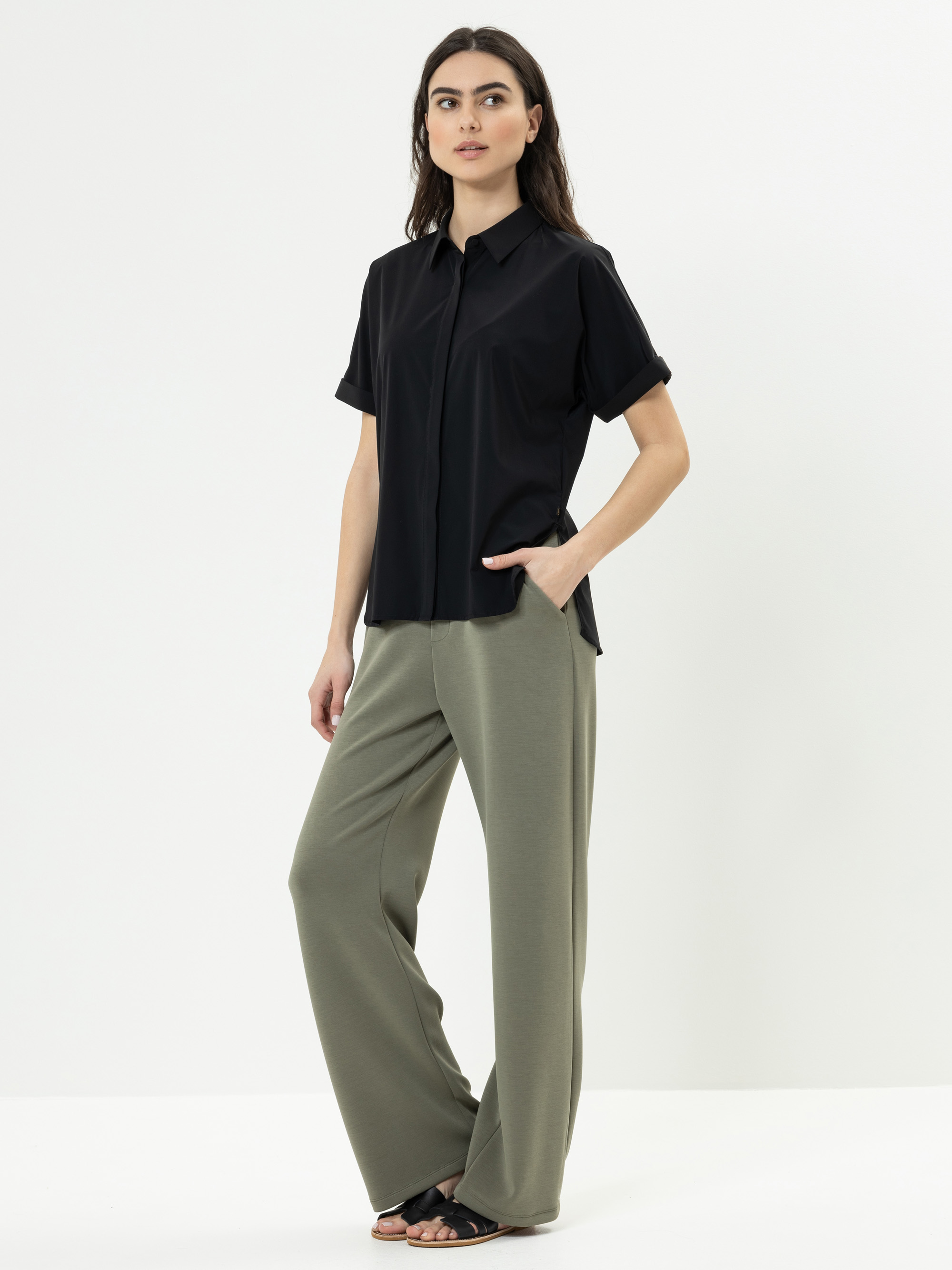 Modell Sarya Kurzarmbluse