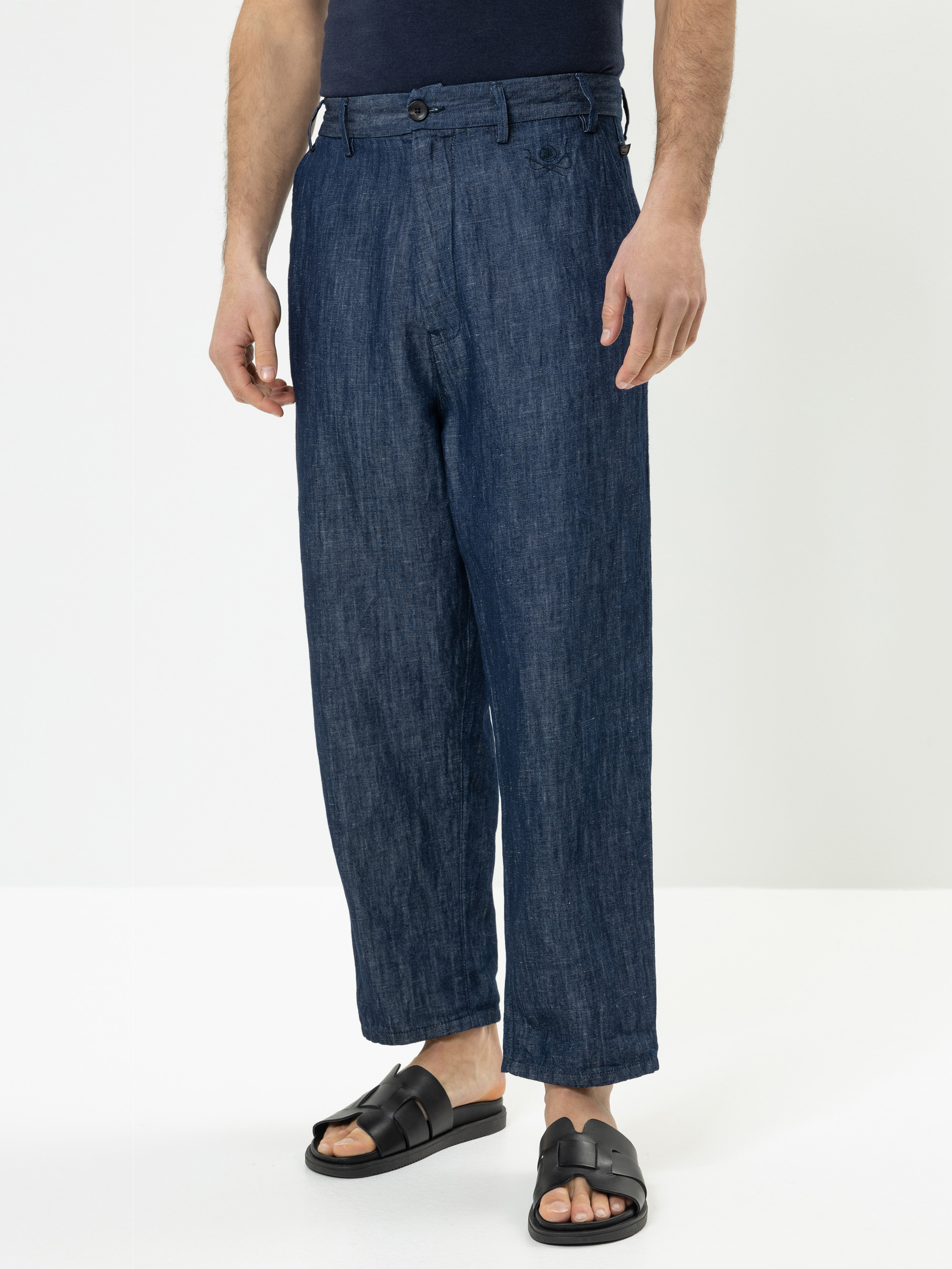 Modell Crafton Slim Hose aus Dark Denim mit Leinen