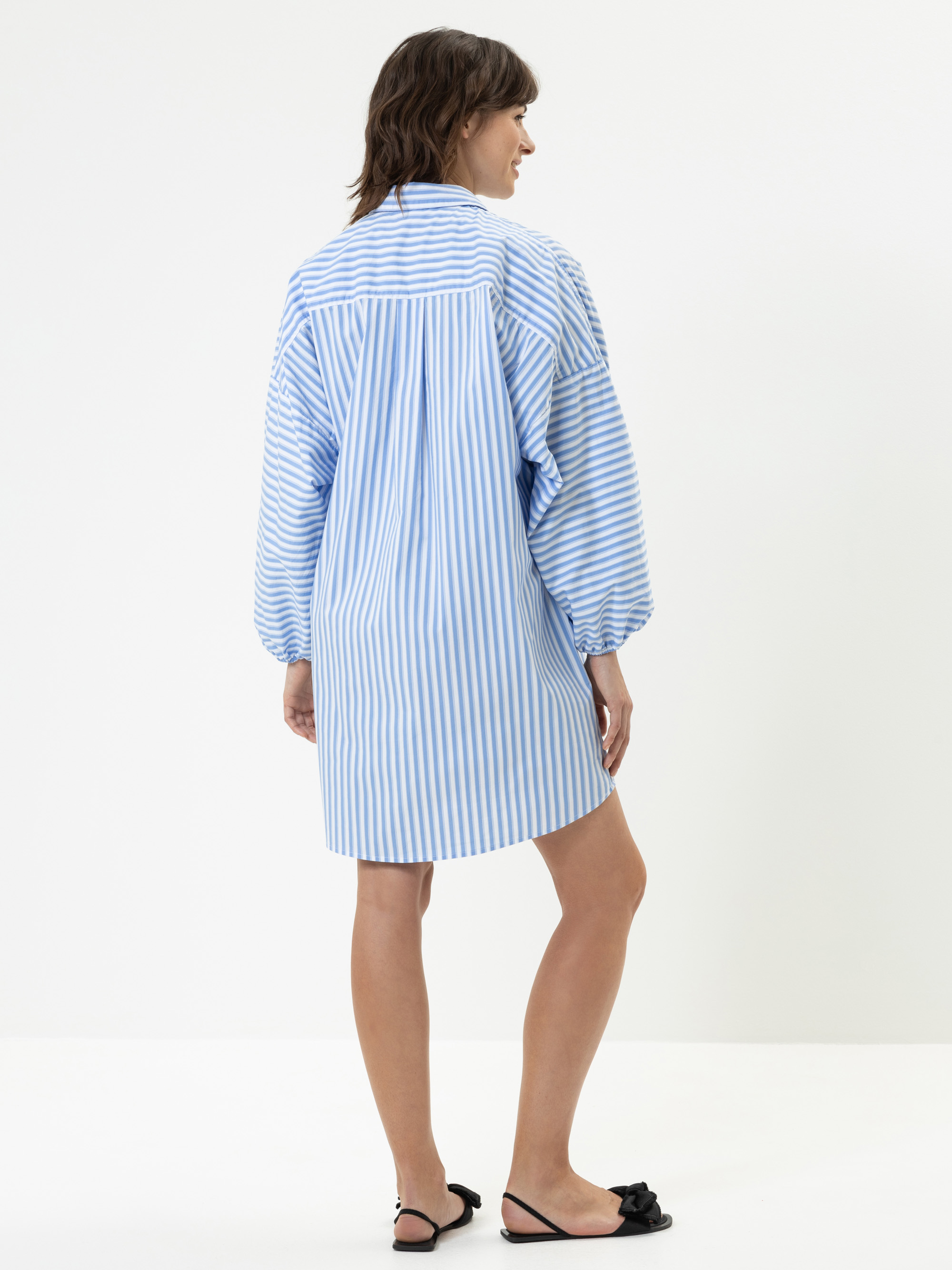 Modell Tamella Blusenkleid mit Streifen