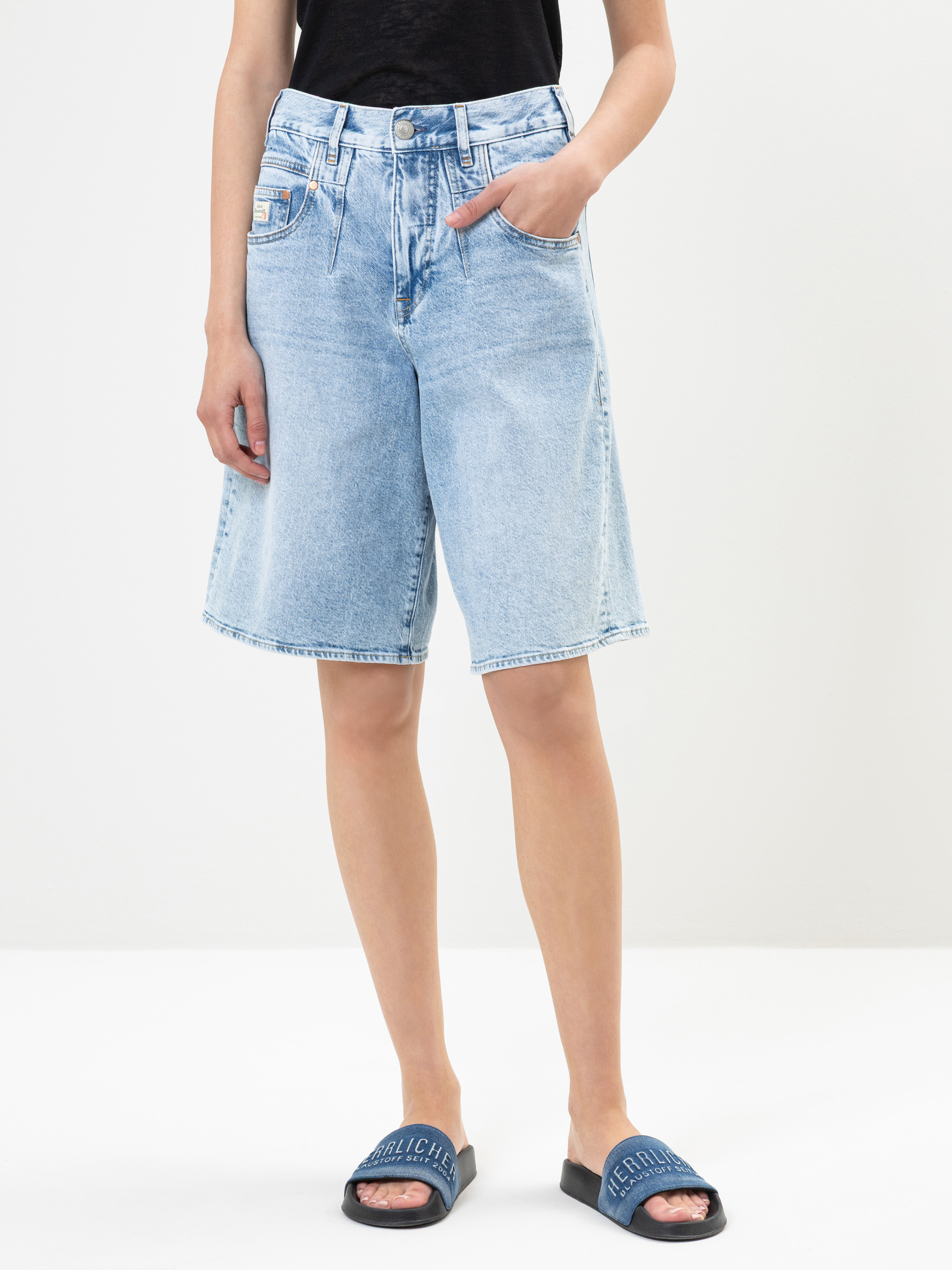 Modell Brooke Bermuda Jeans