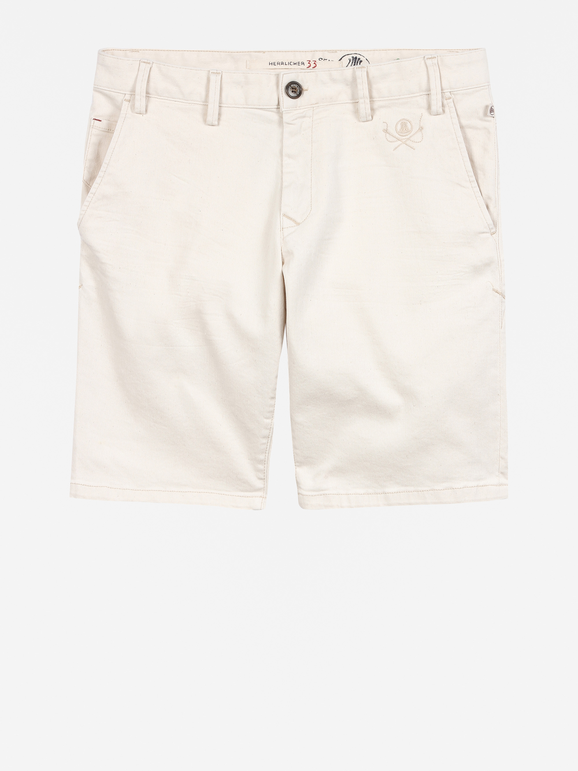 Modell  Iver Chinoshorts mit Bio-Baumwolle