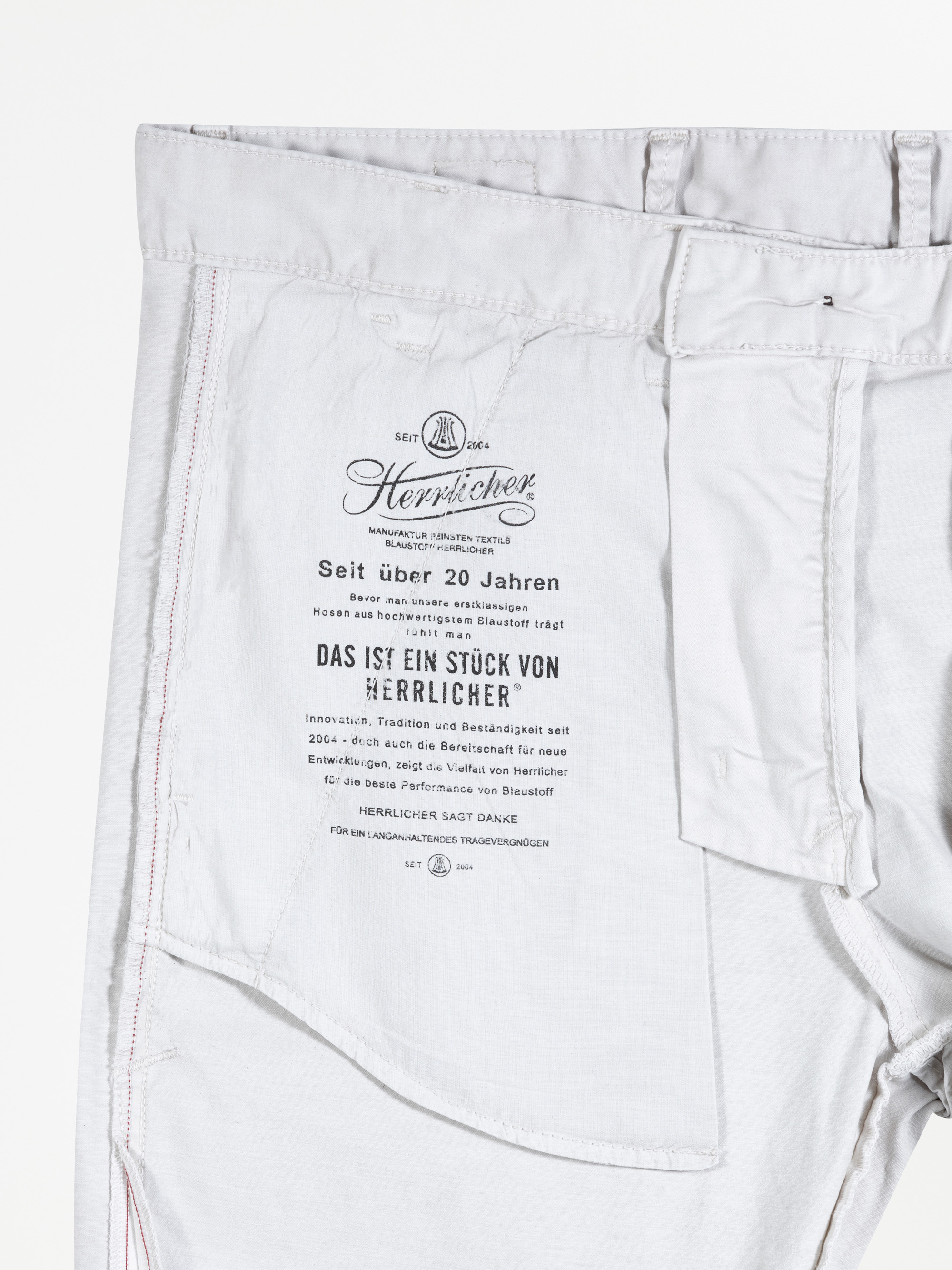 Modell Iver Wurschti Chinohose aus Bio-Baumwolle