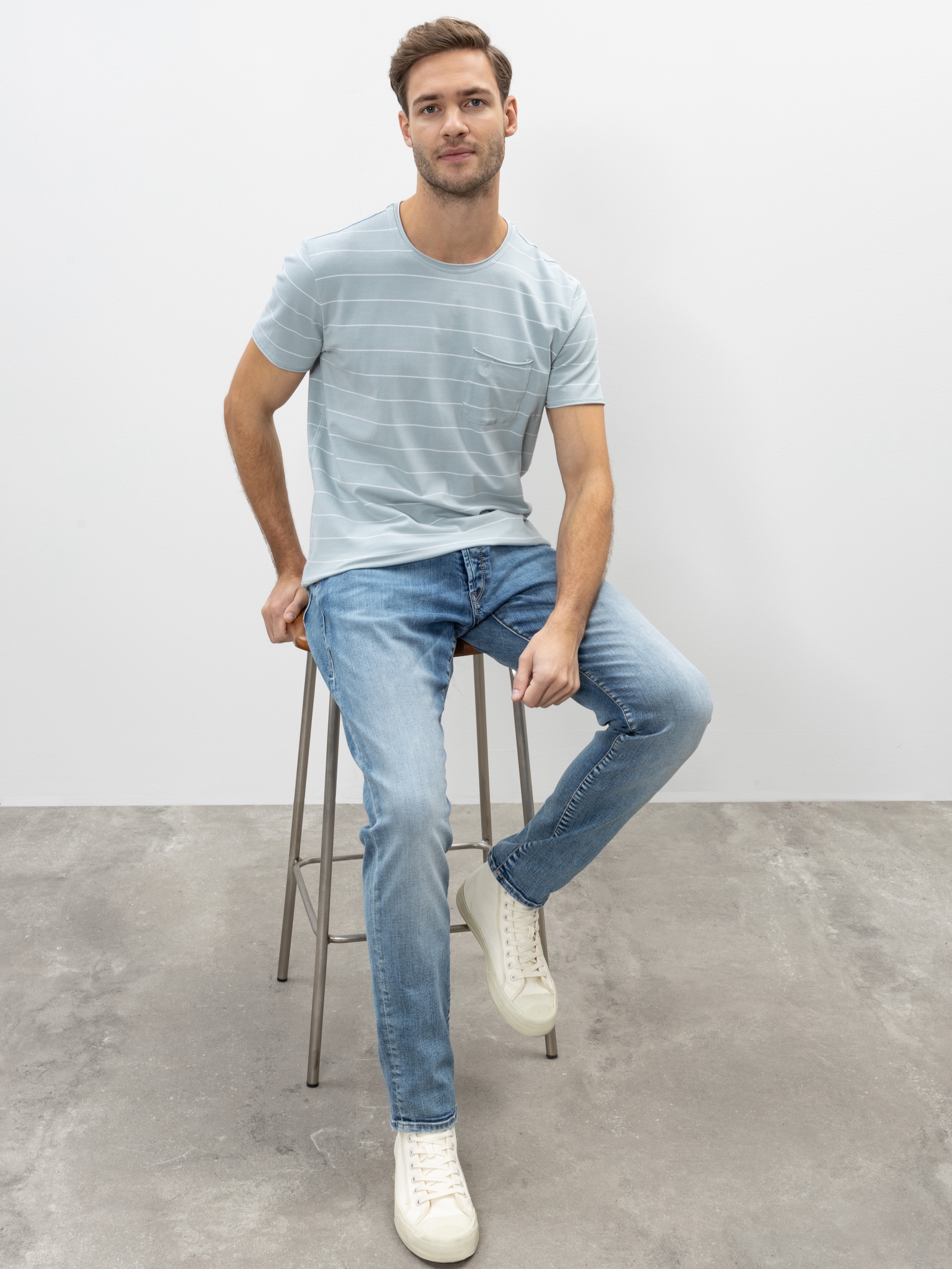 Modell Ronny T-Shirt gestreift