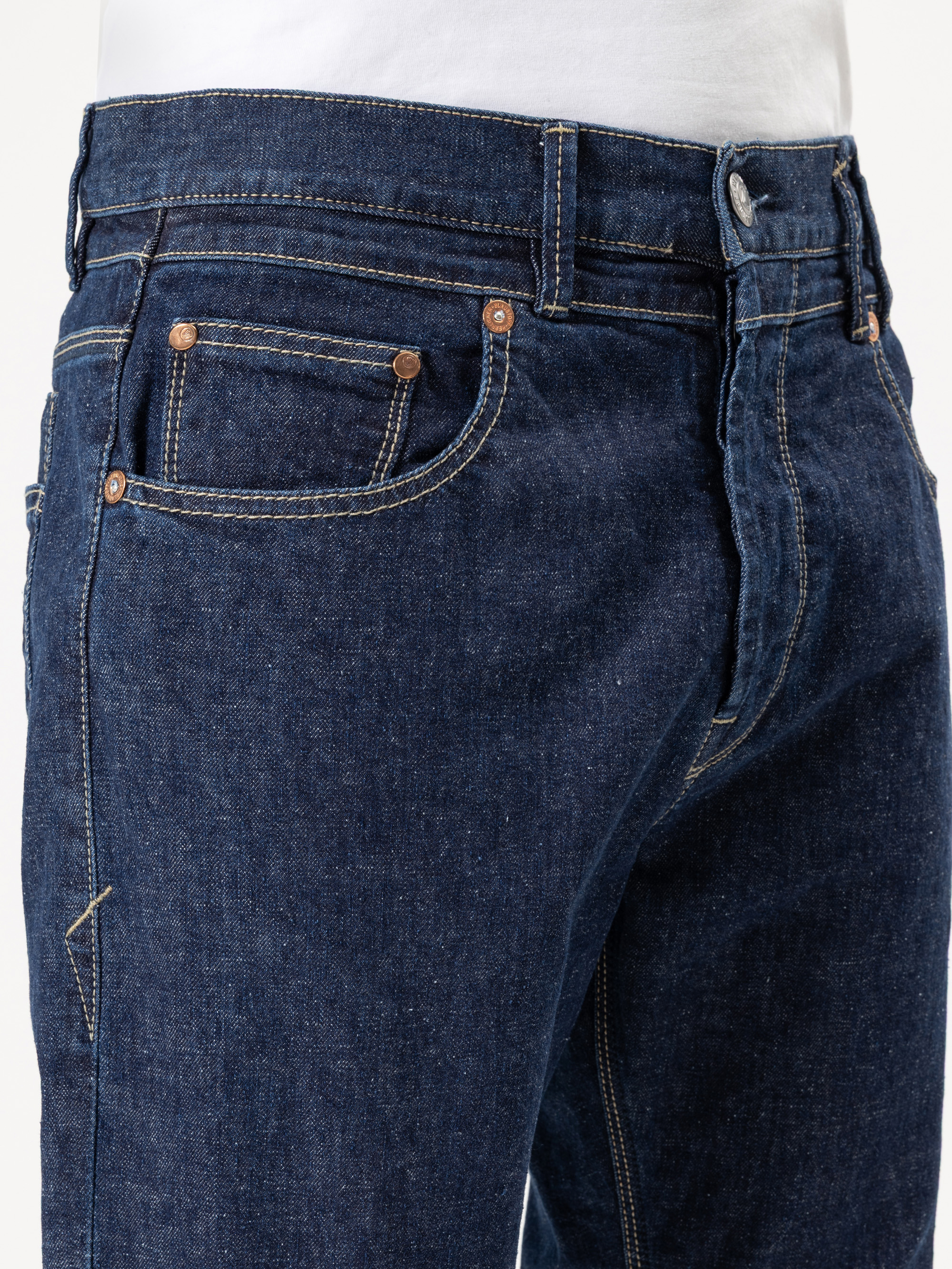 Modell Tucker Straight Jeans mit Bio-Baumwolle