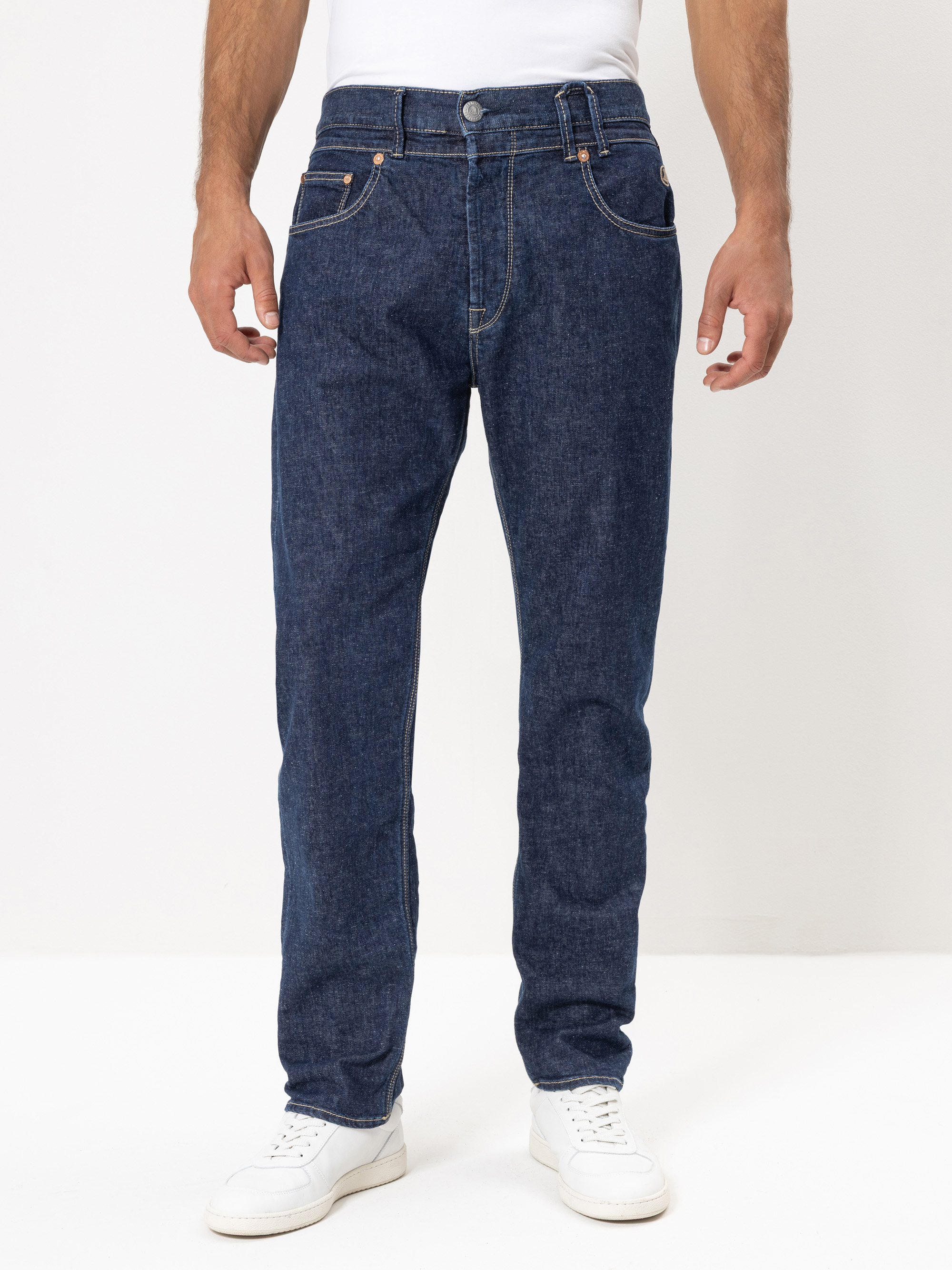 Modell Tucker Straight Jeans mit Bio-Baumwolle