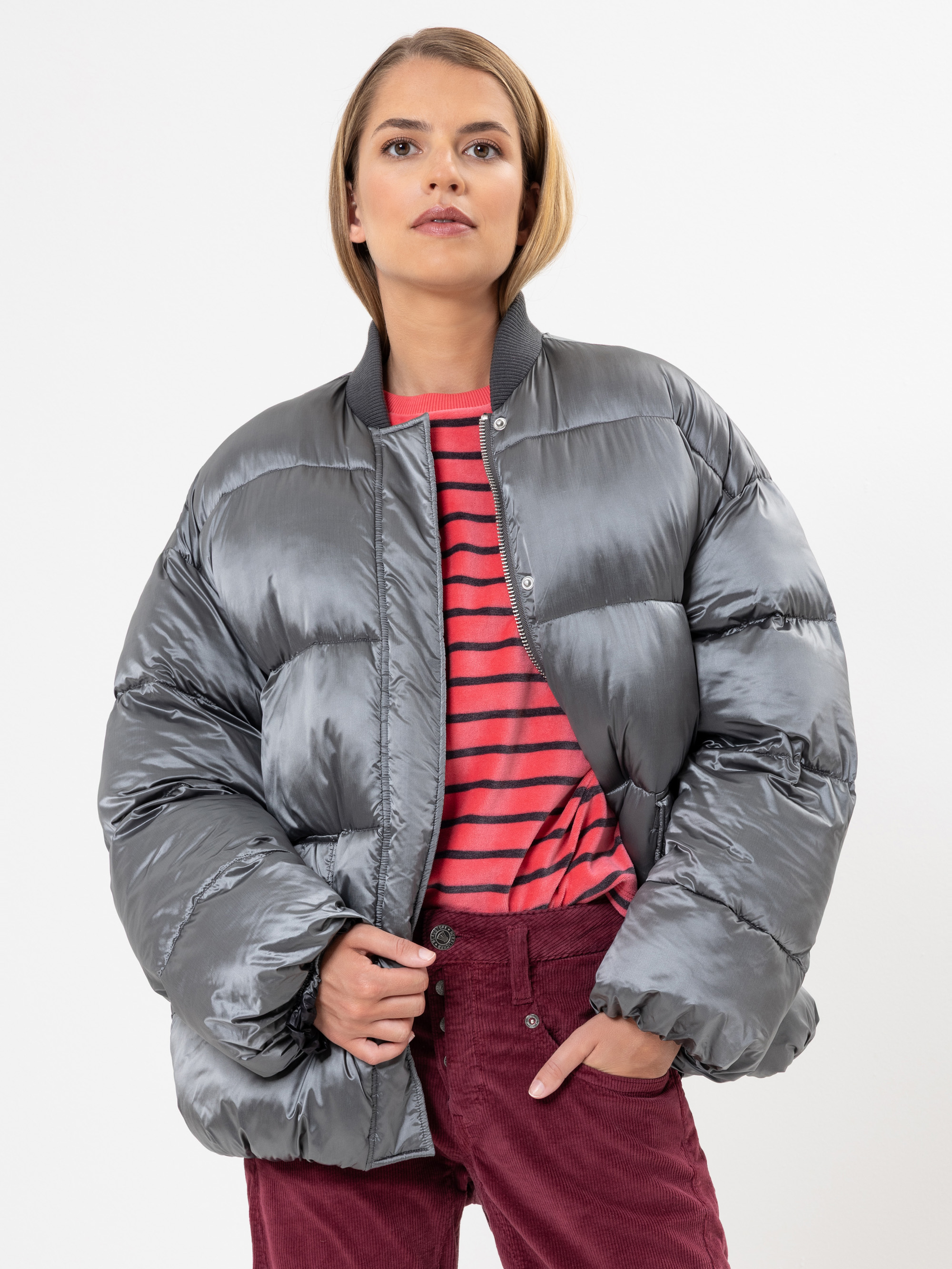 Modell Naomi Steppjacke aus Nylon