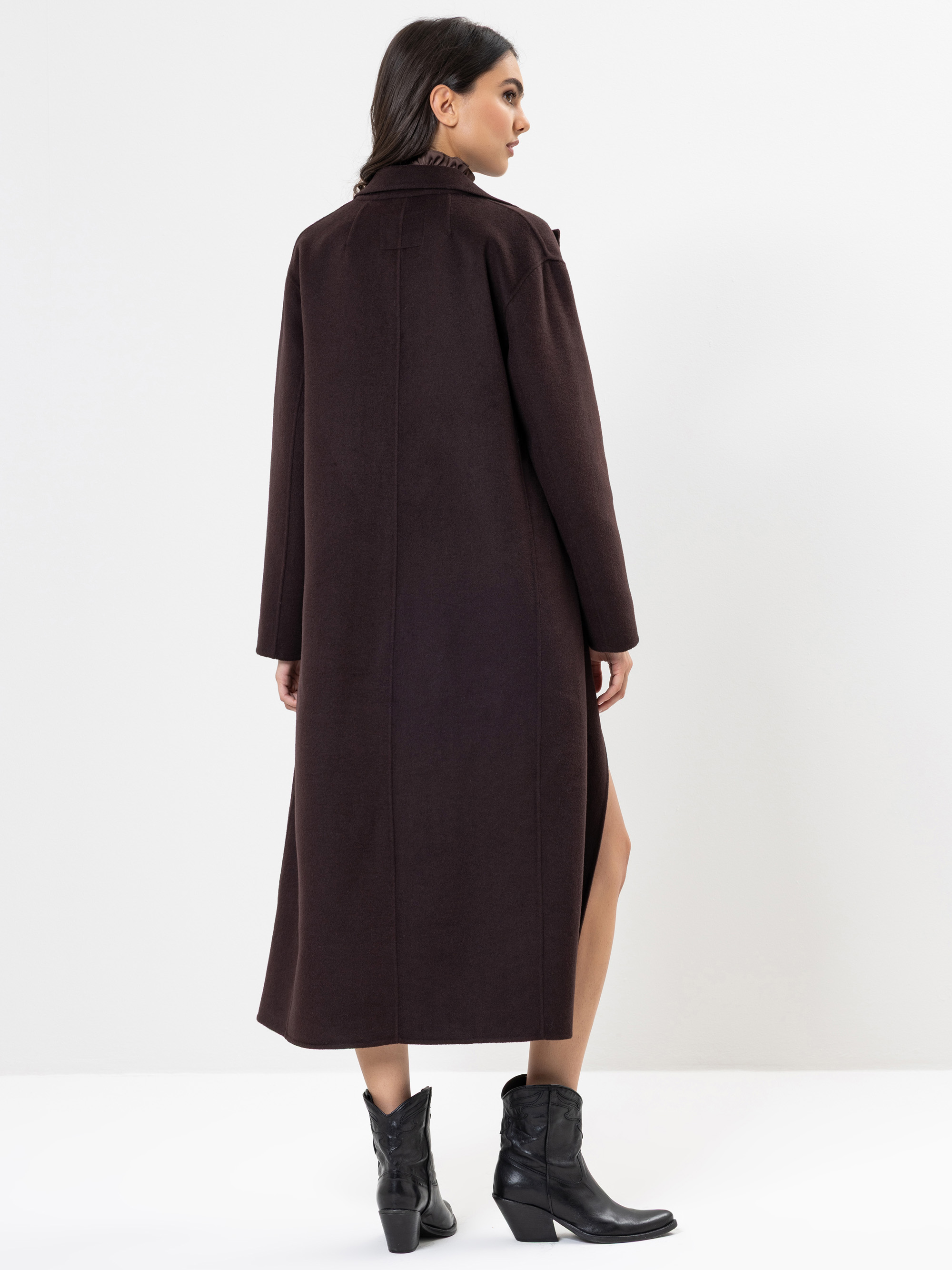 Modell Lanine Mantel