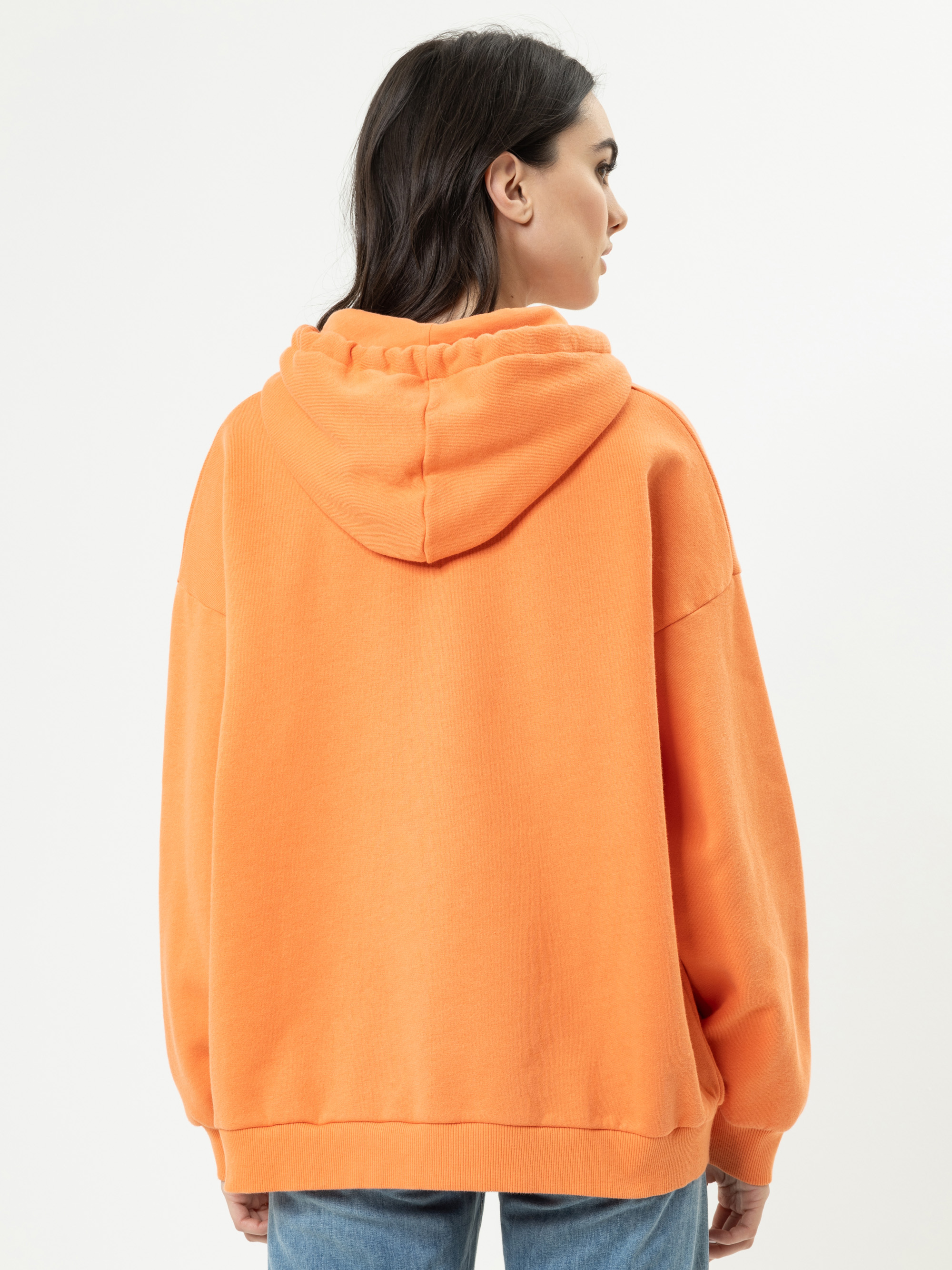 Modell Christy Hoodie