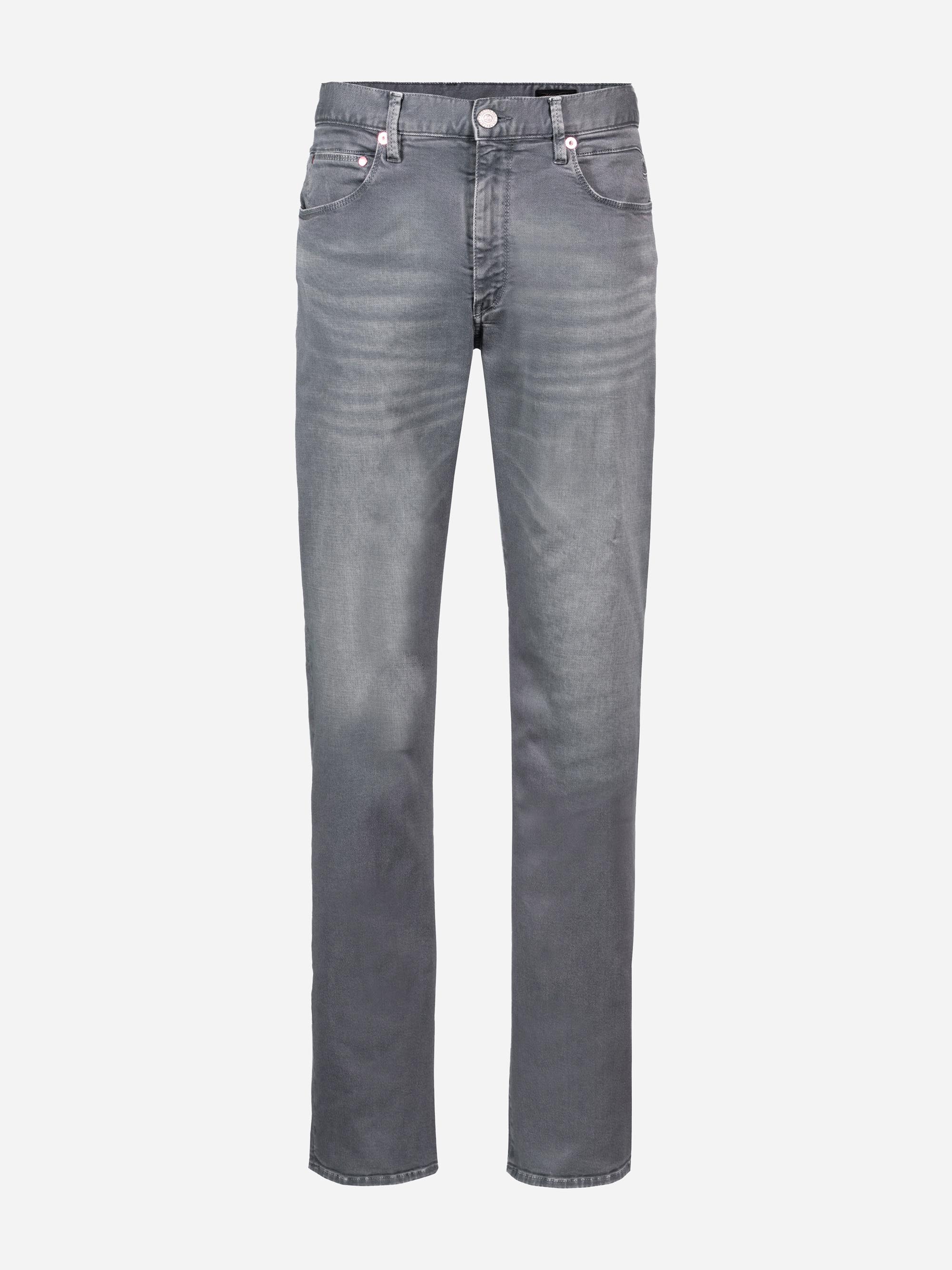 Modell  Tyler Straight Jeans mit Bio-Baumwolle