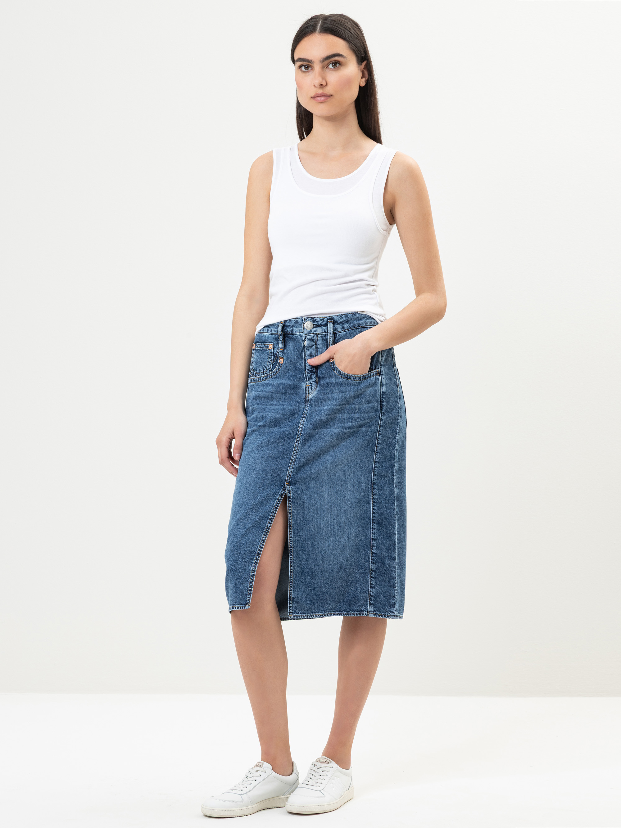 Modell Shyra Jeansrock midi