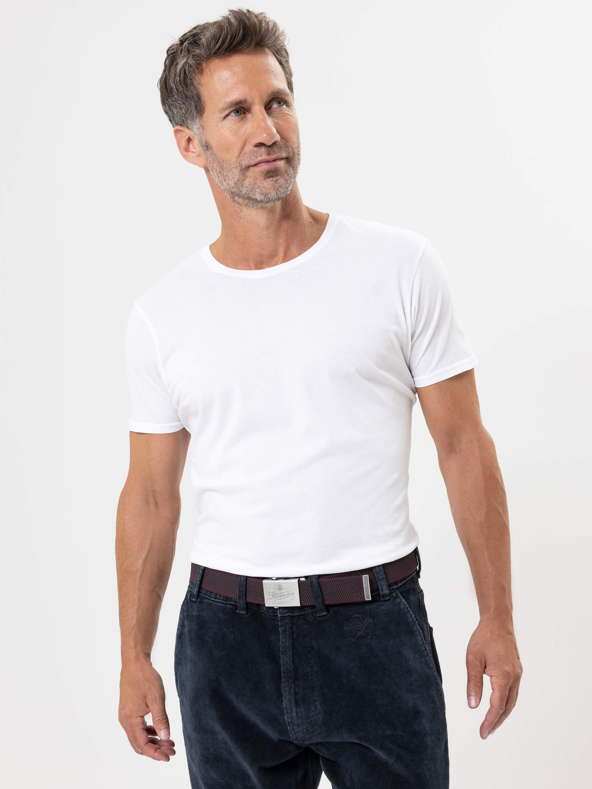 Modell Banu Gürtel aus Canvas