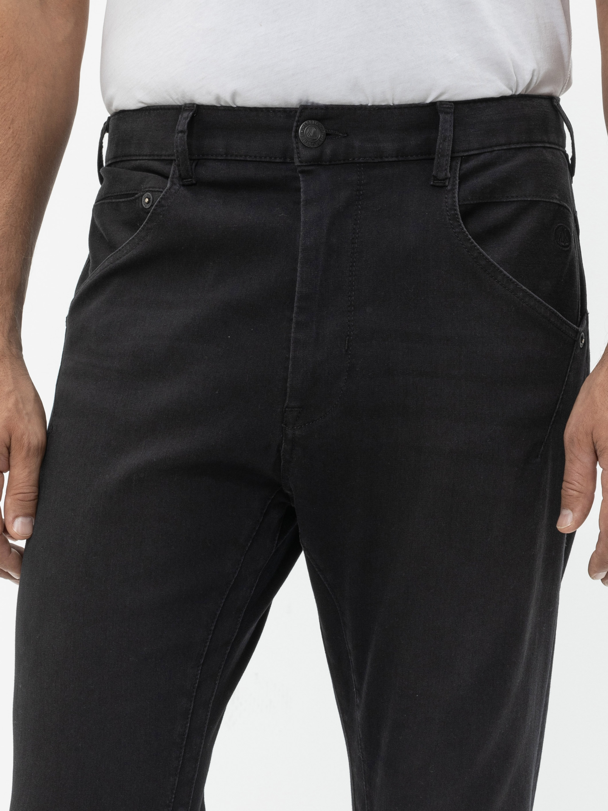 Modell Camper Jeans aus Reused Denim