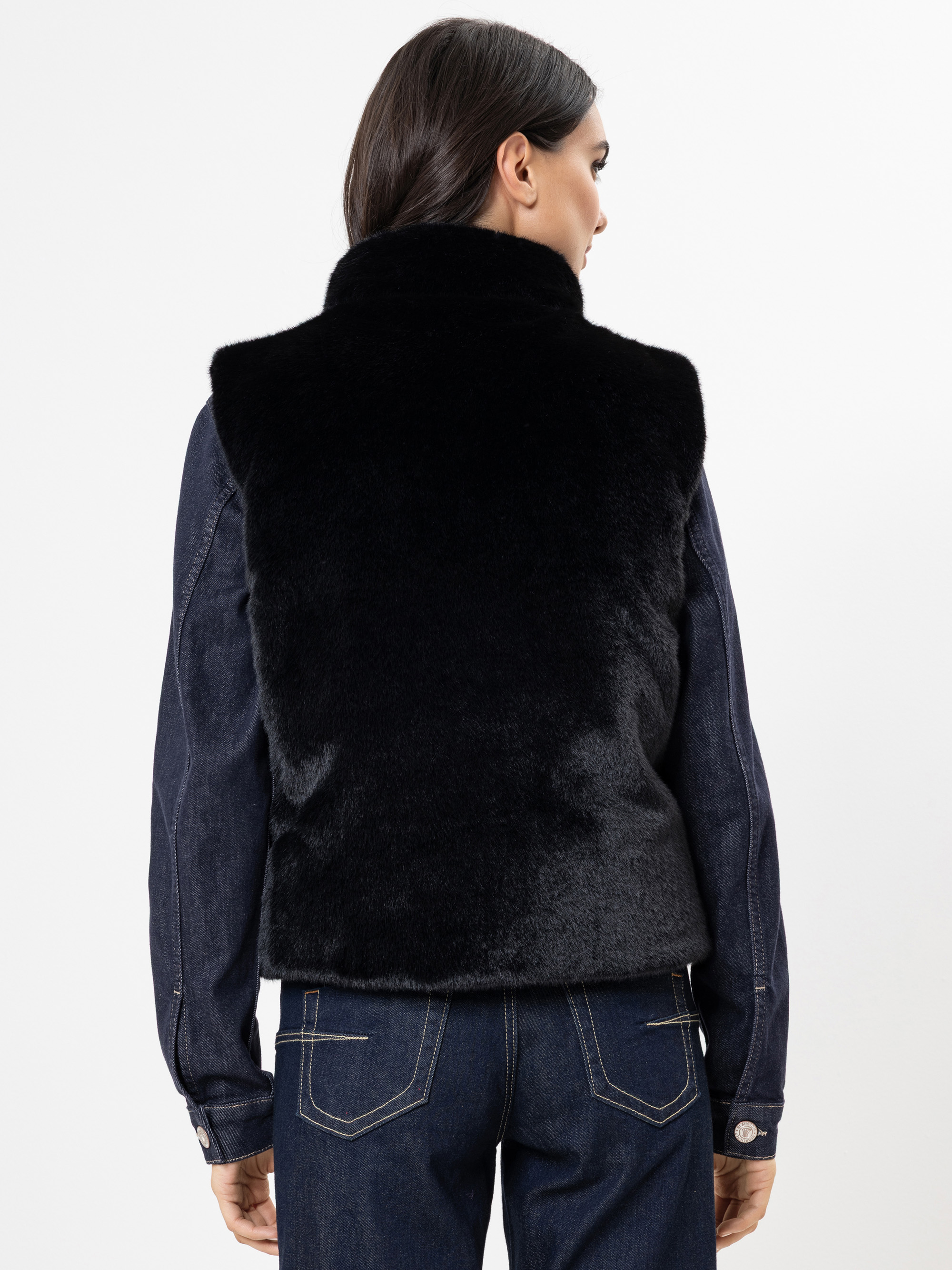 Modell Taline Weste zum Wenden