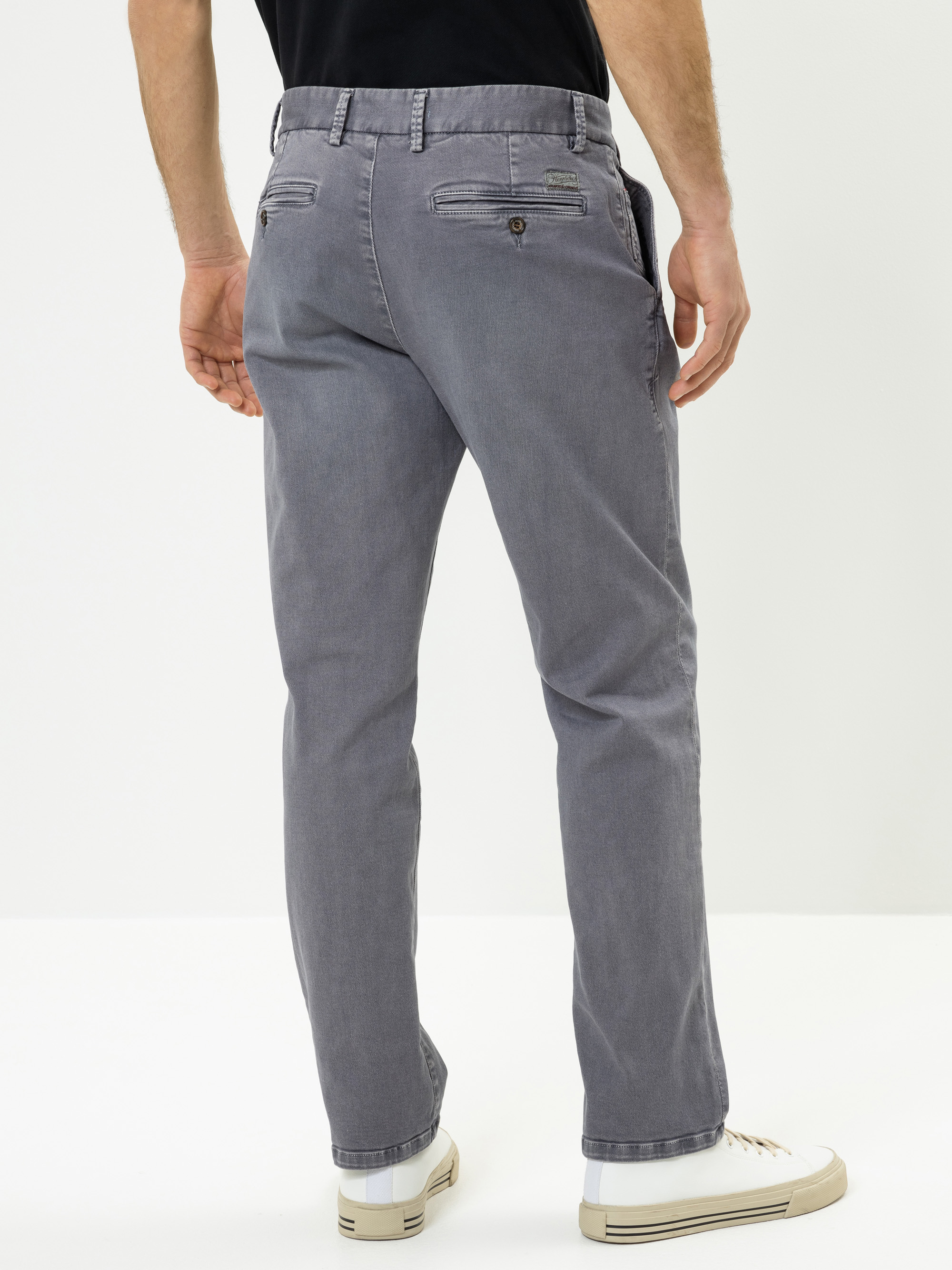 Modell Iver Chinohose mit Bio-Baumwolle