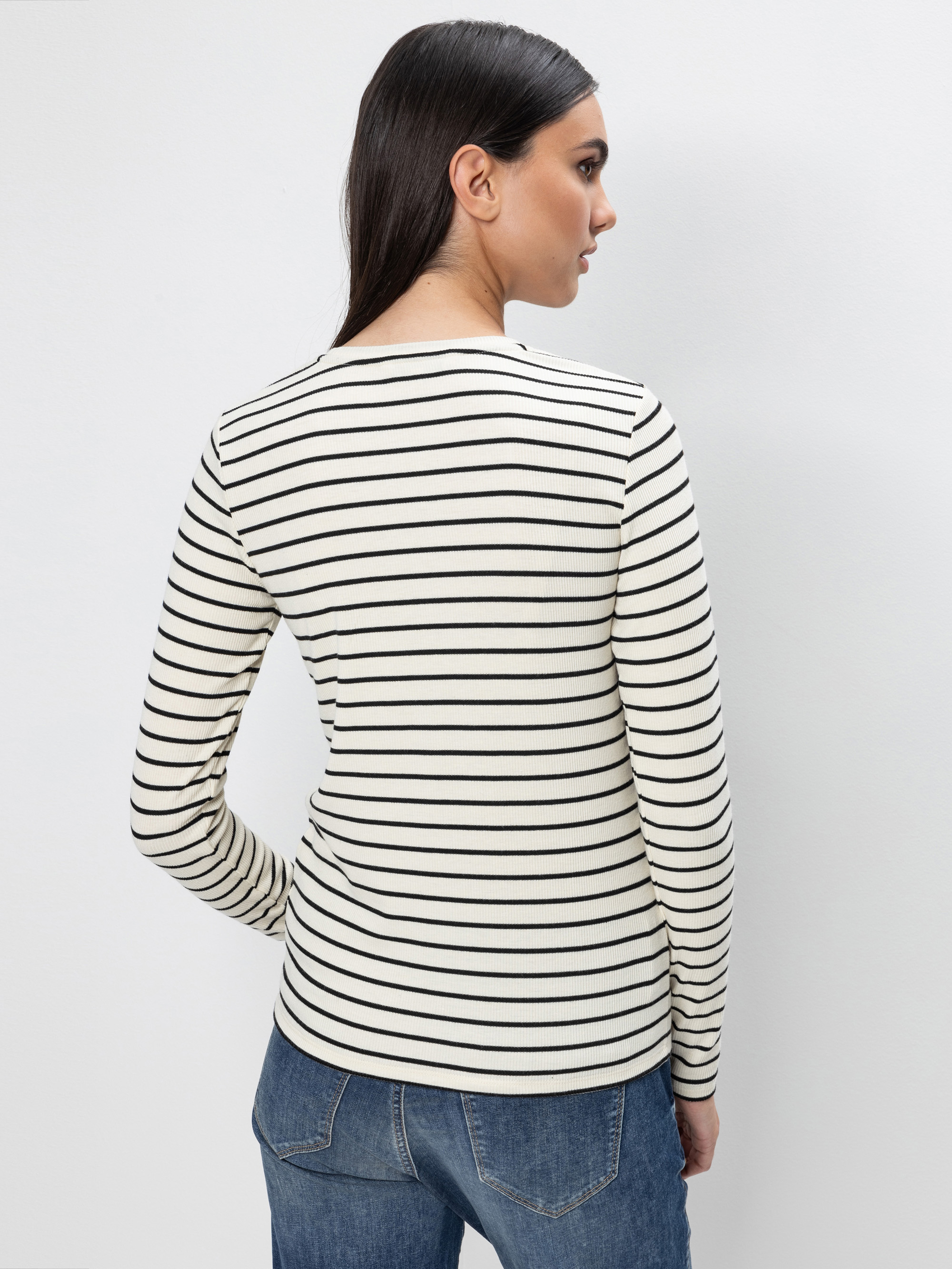 Modell Manolja Langarmshirt gestreift