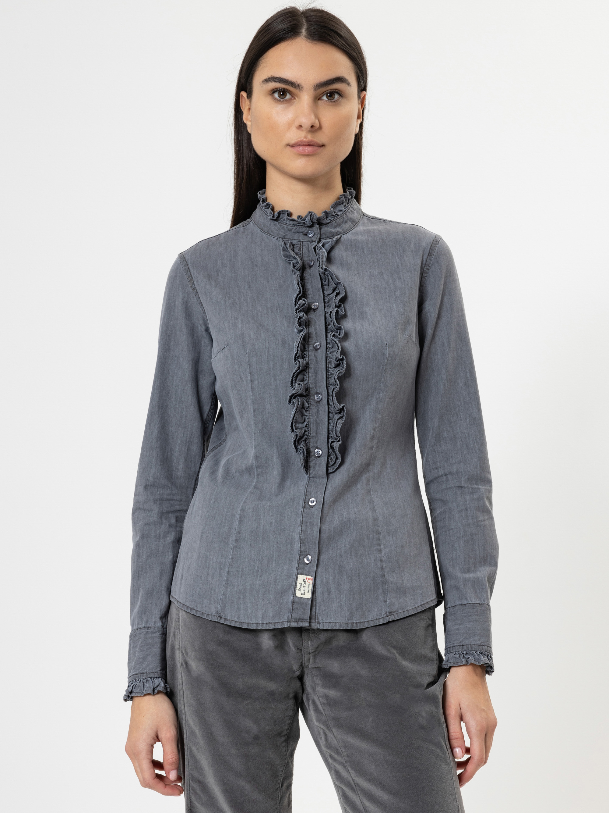 Modell Lele Jeanshemd mit Rüschen