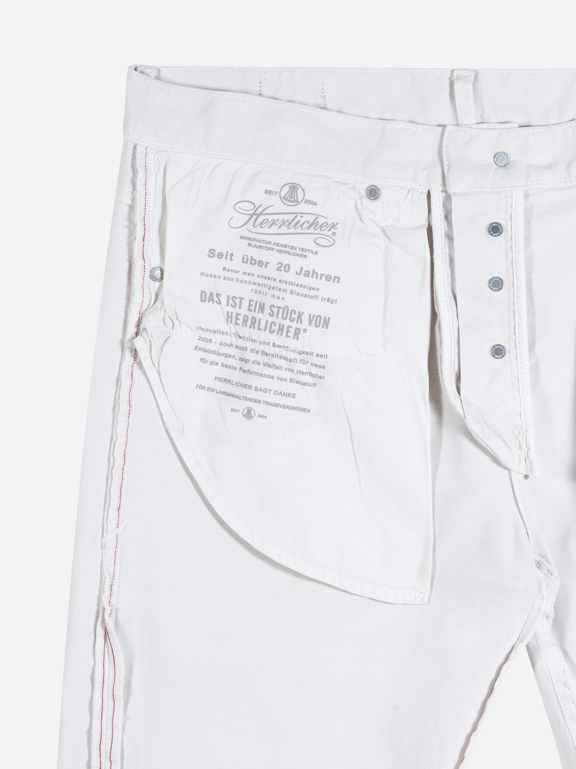 Modell Tyler Tapered Jeans mit Bio-Baumwolle