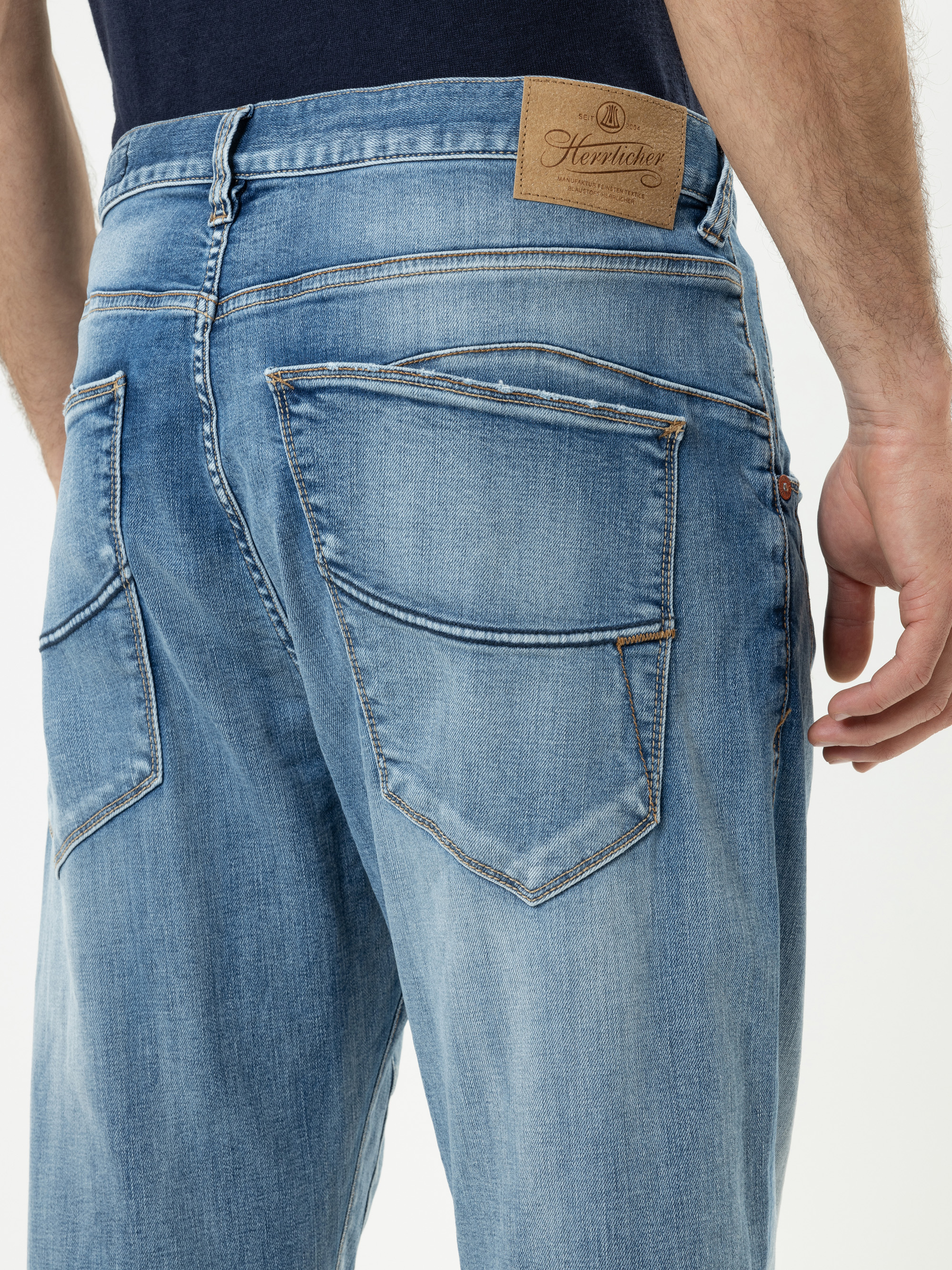 Modell Camper Jeans aus Bio-Baumwolle