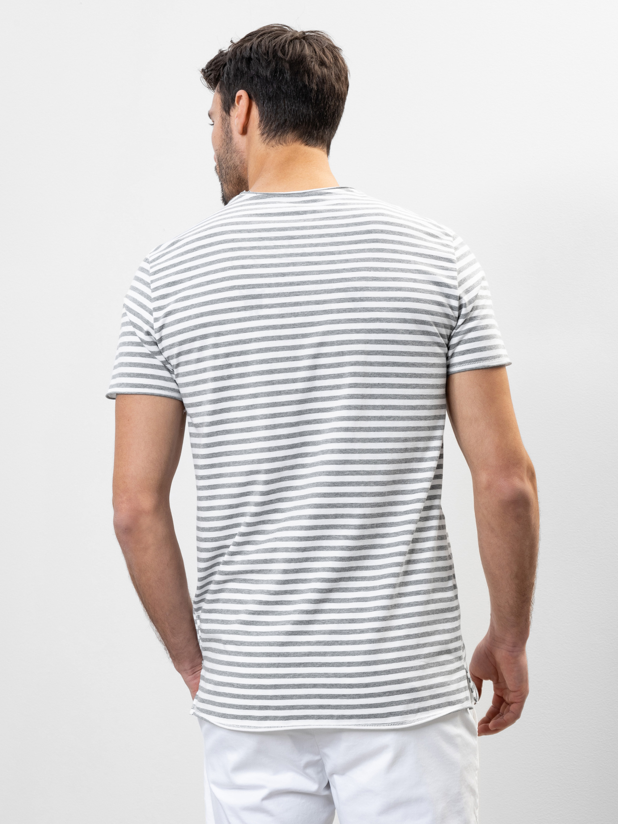 Modell Ronny T-Shirt gestreift