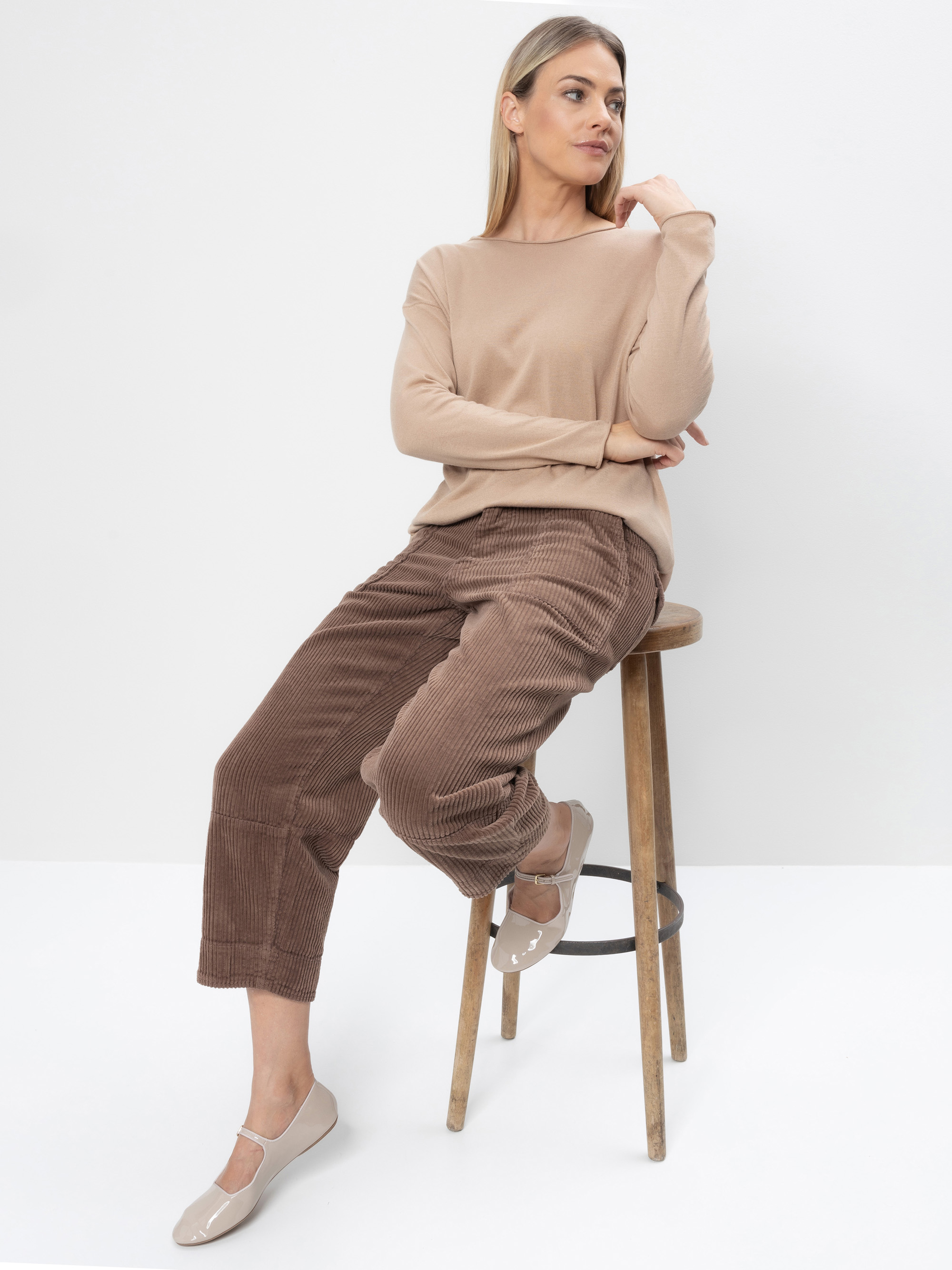 Modell Jola Feinstrickpullover aus Tencel und Bio-Baumwolle