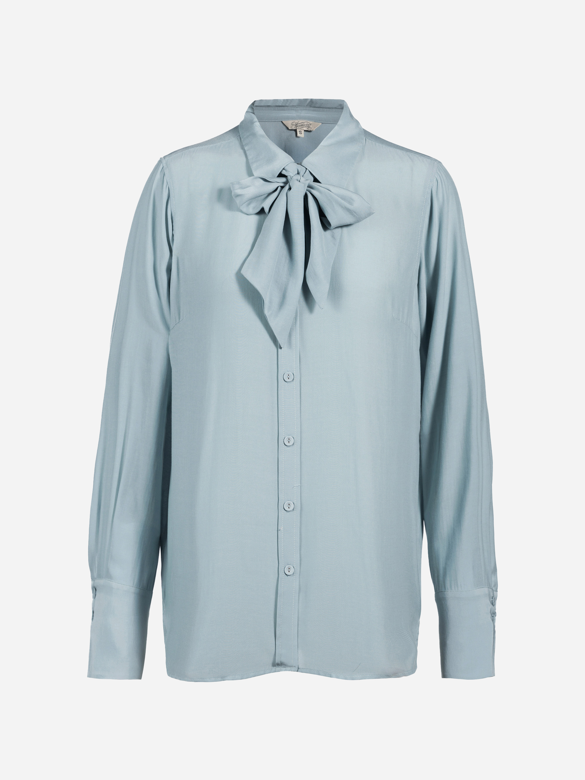 Modell Nicola Schluppenbluse